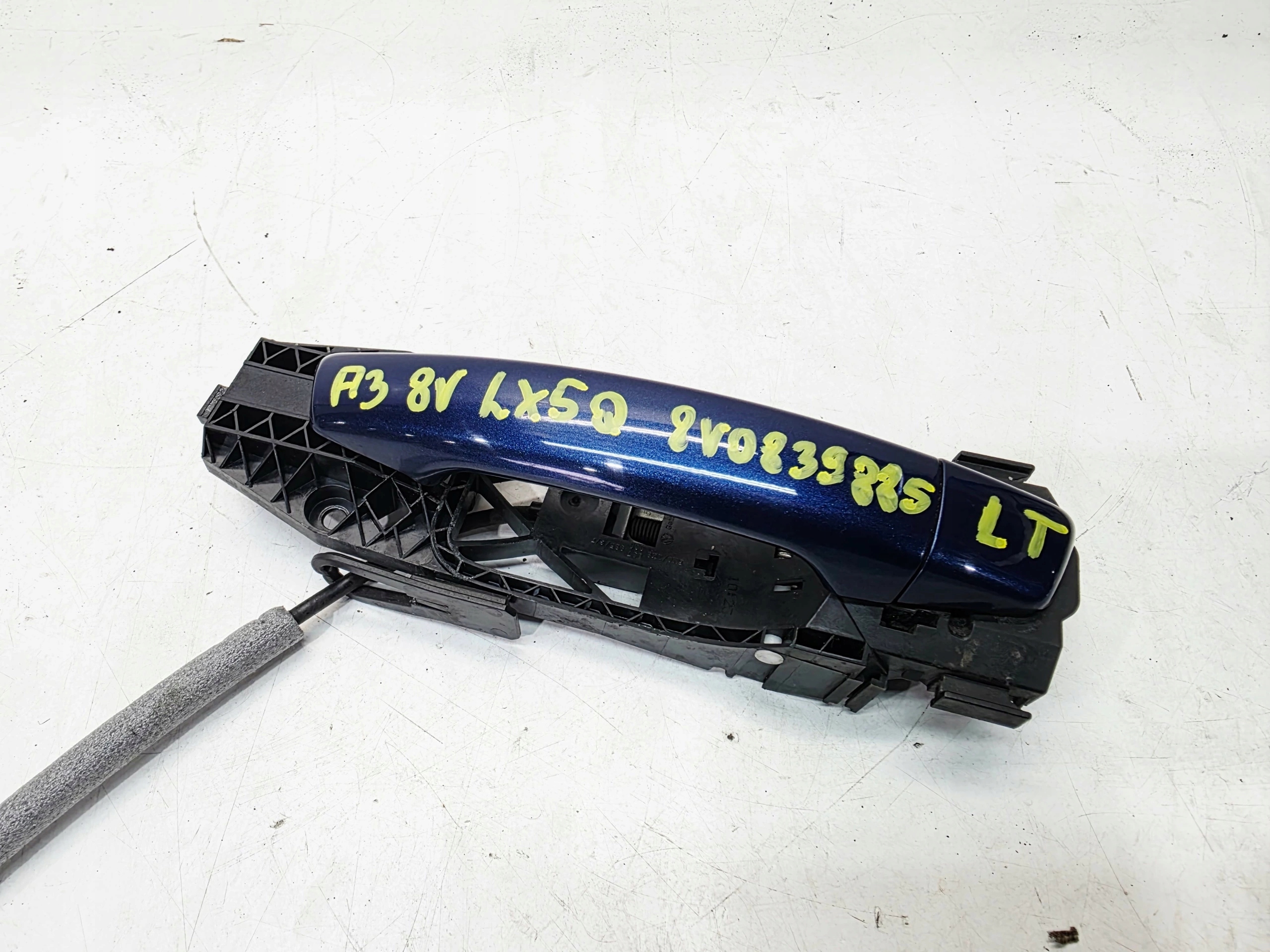 handle left rear part AUDI A3 8V 8V0839885 LX5Q
