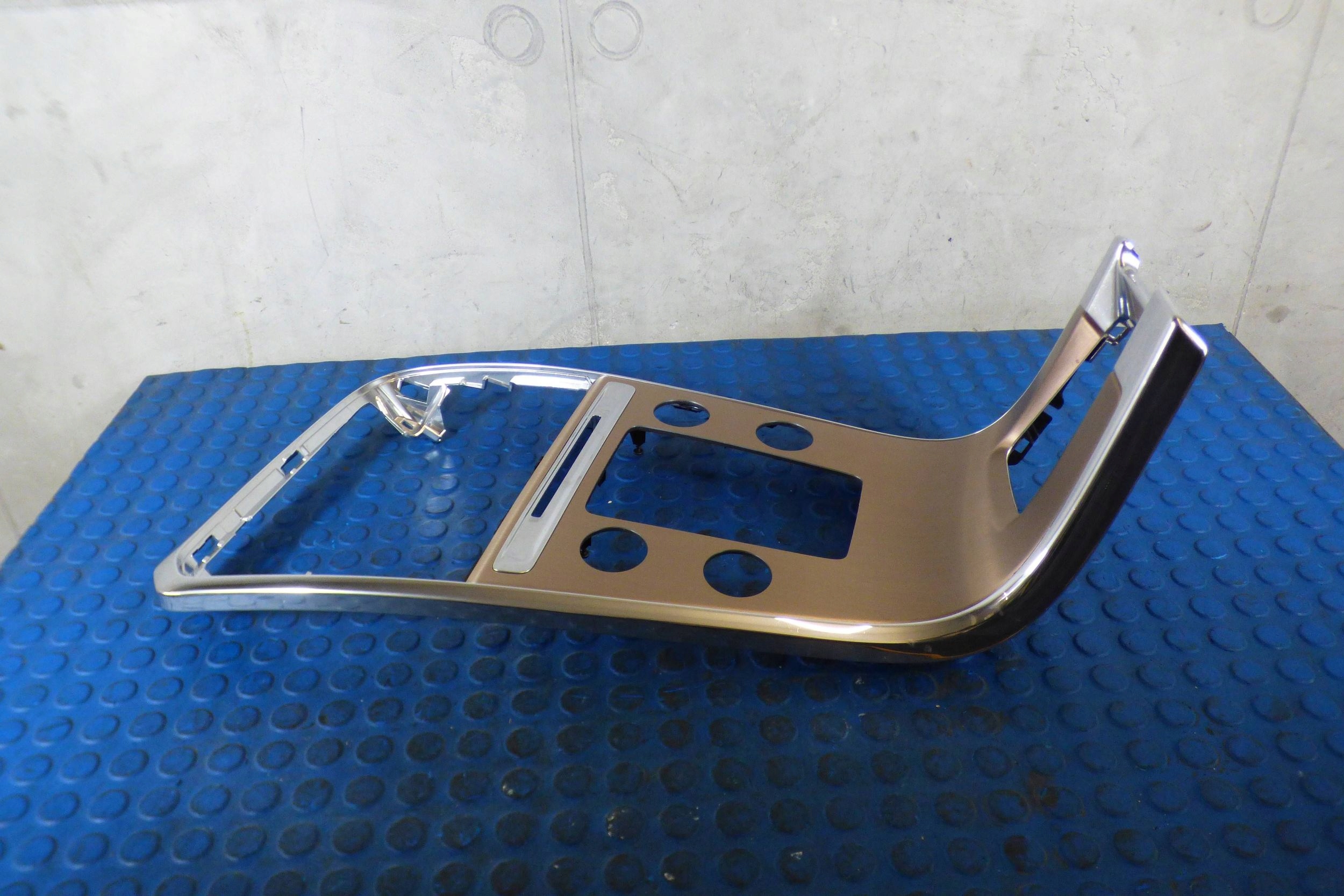Volvo XC60 and frame radia panel central console 31469643 EUROPA