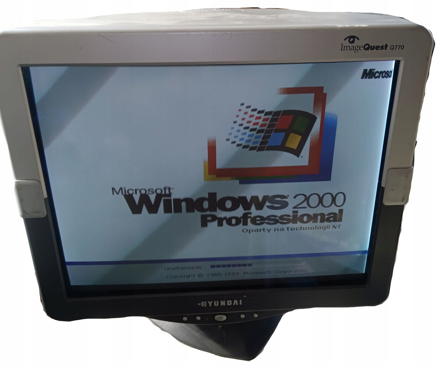 Monitor CRT Hyundai - Idealny do Retro Gaming / Komputera Vintage!