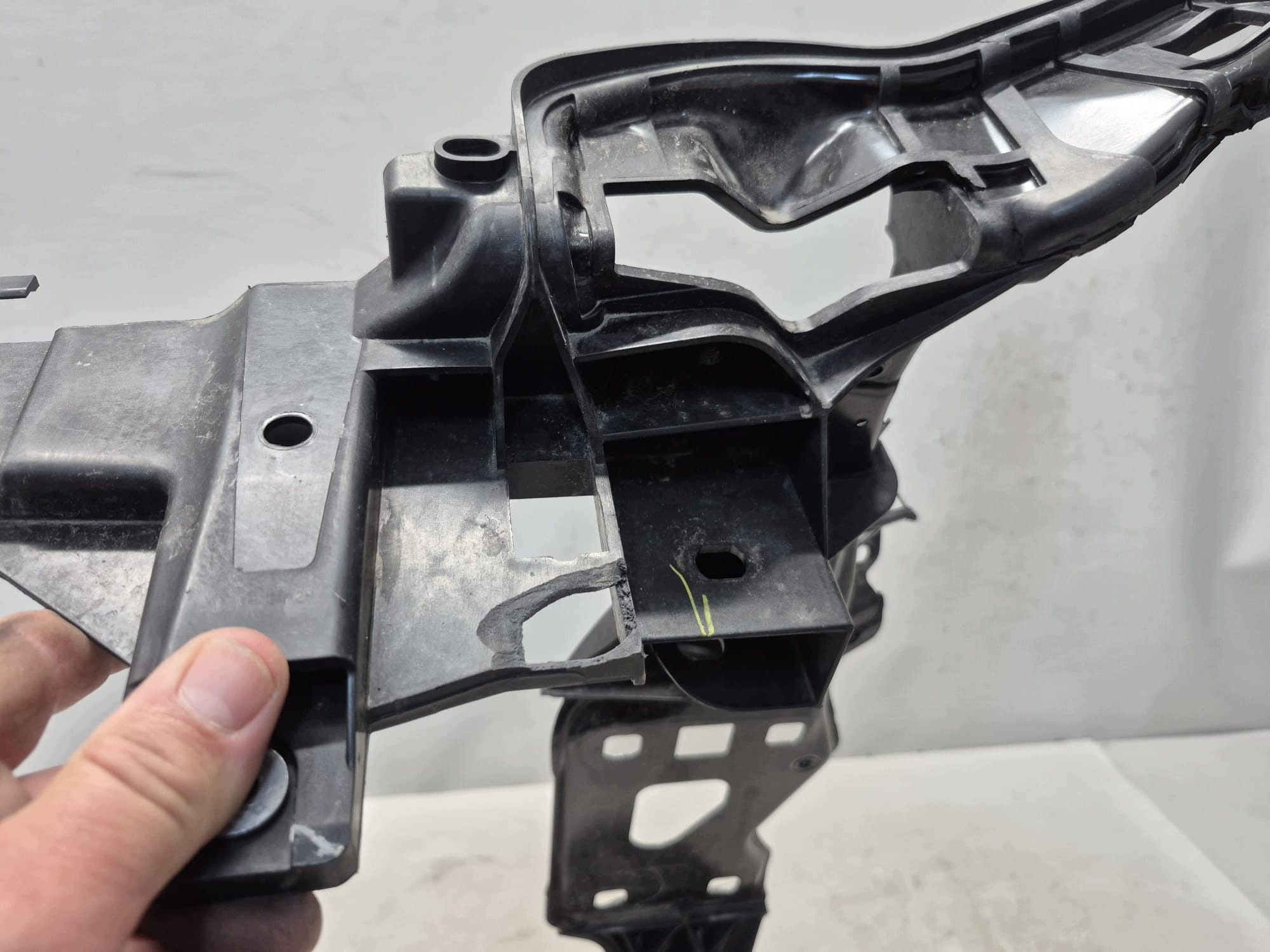 AUDI Q5 III 8MA 24- front body wall front pillar iron 8MA805594