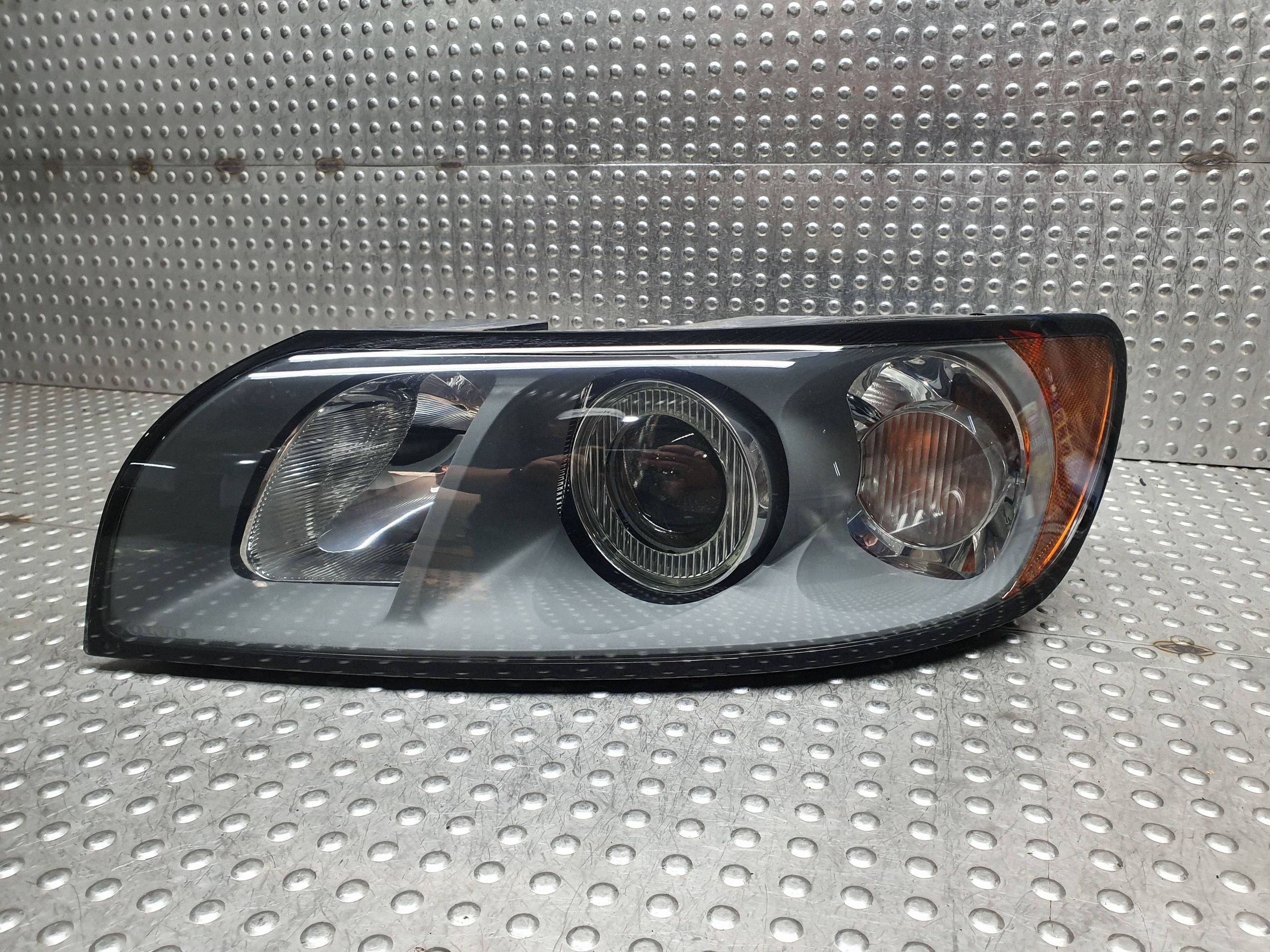 REFLEKTOR light left front 30698648 VOLVO S40 V50 and