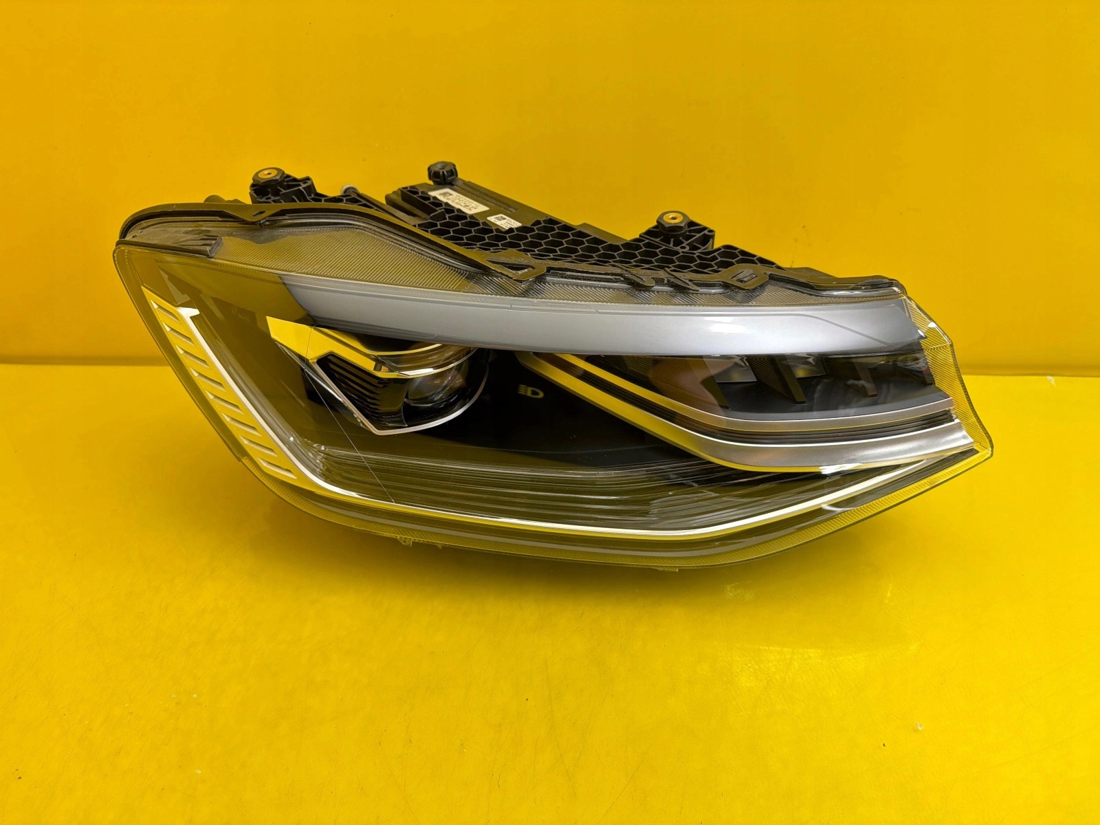 light right front Volkswagen Caddy V 5 20- Full Led 2K8941036AG
