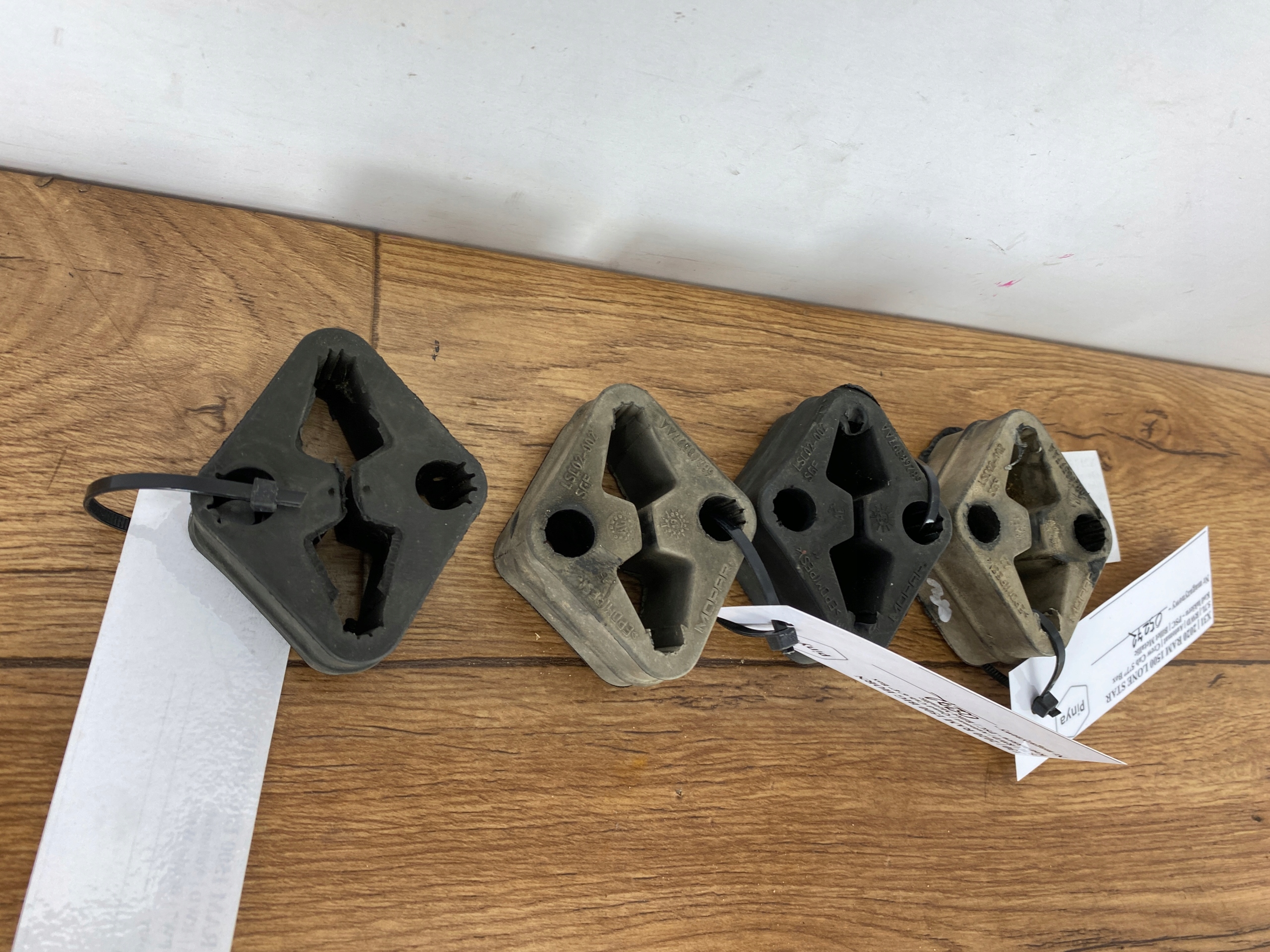 Support Support plaque de l’échappement tlumika Ram 1500 2019+ USA