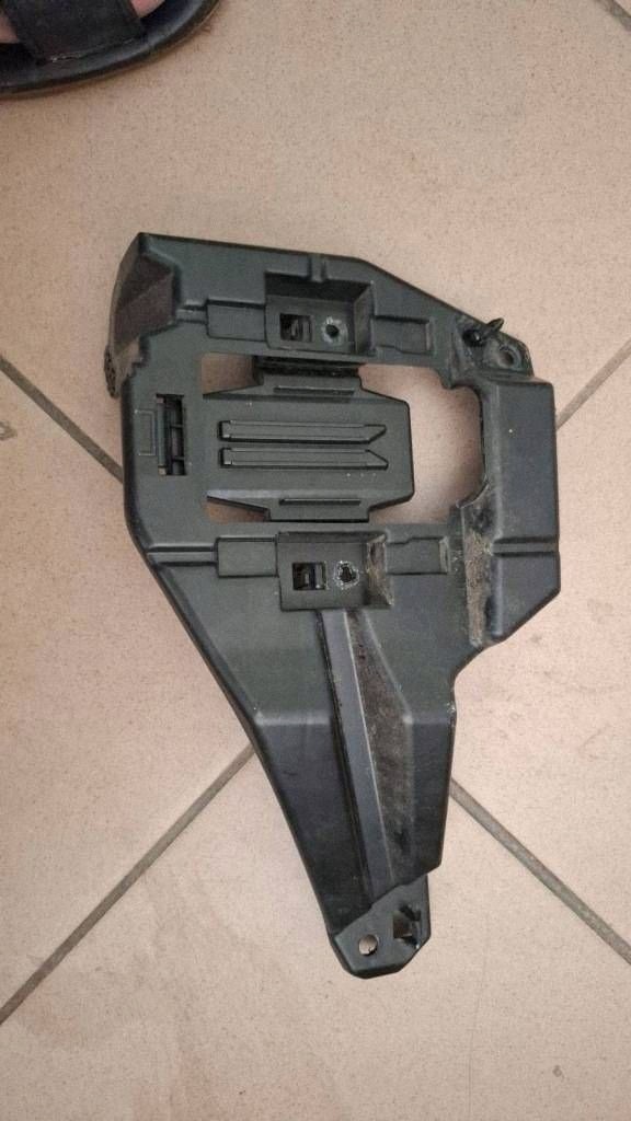 bracket radaru martwego pola front side right Mazda CX-60 KR9P50CA1
