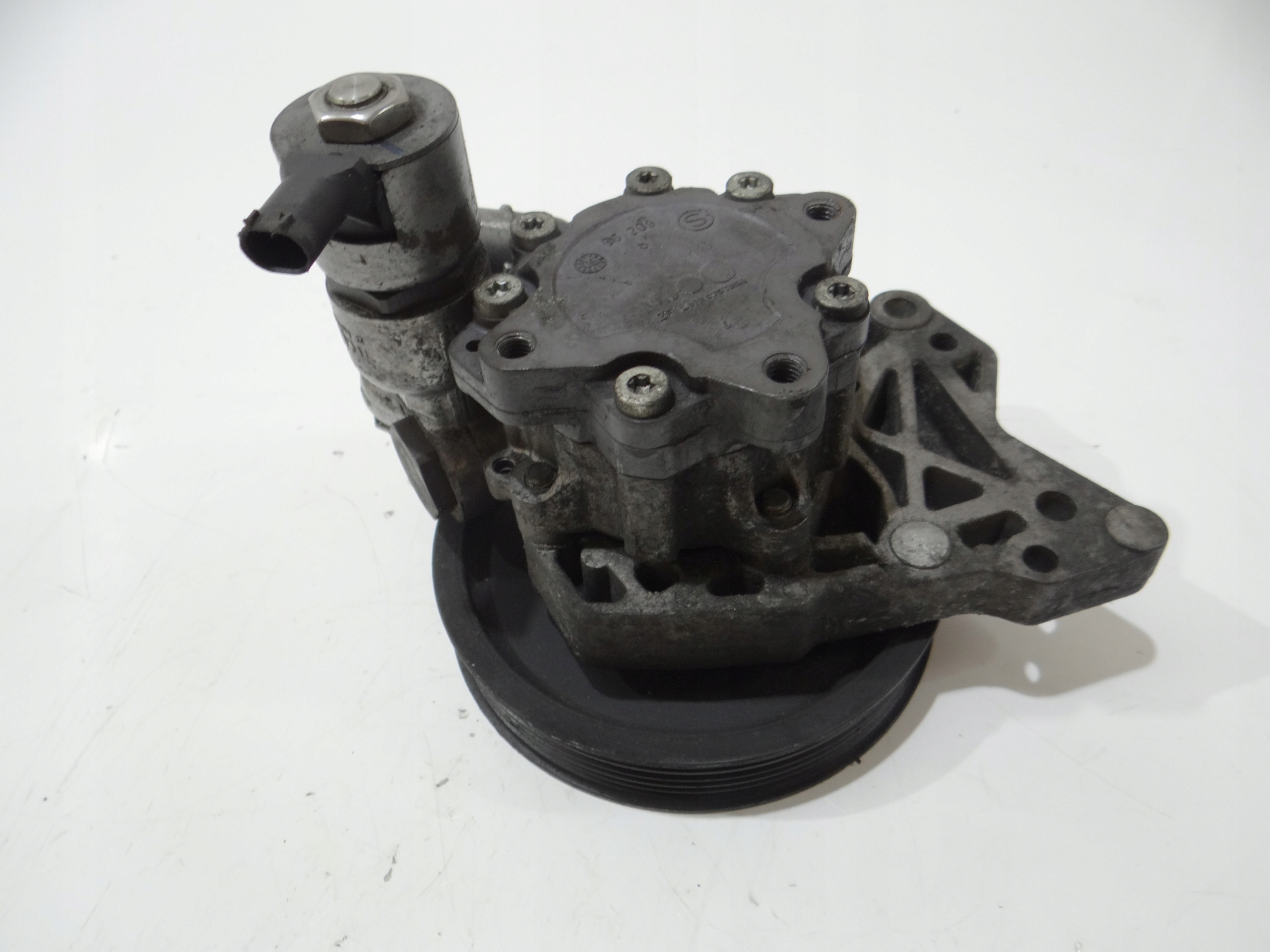 Pompe direction assistée BMW 5 E60 E61 M54 7735242