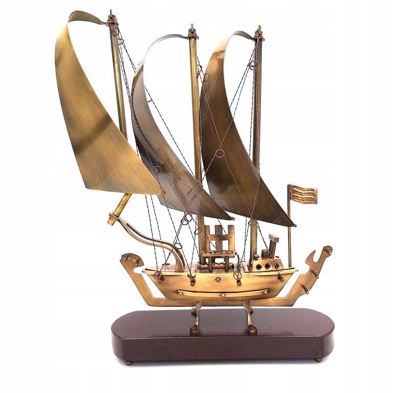 Veľký mosadzný model lode na drevenom podstavci 38 cm