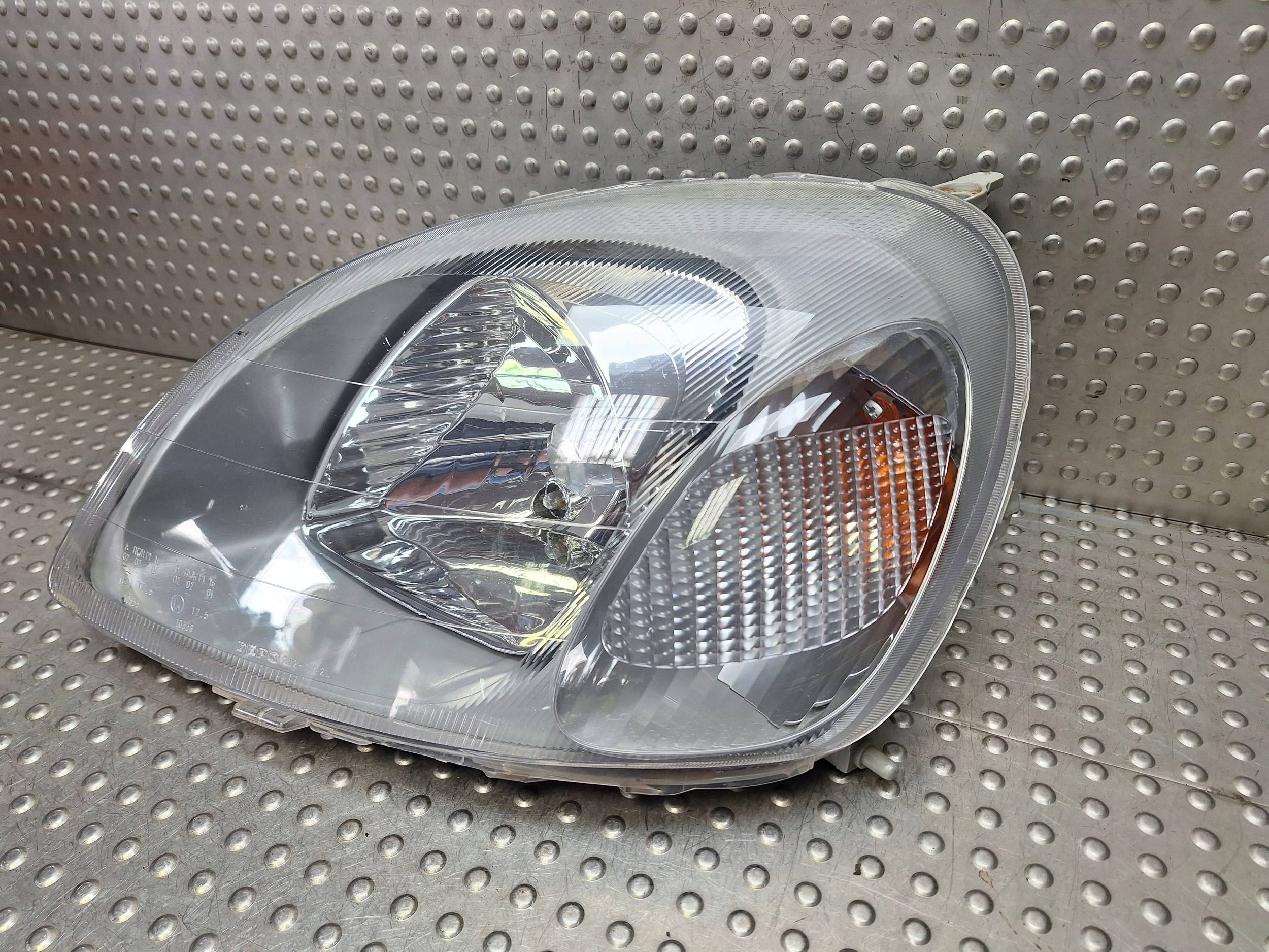 light left front TOYOTA YARIS and 99-03 DEPO