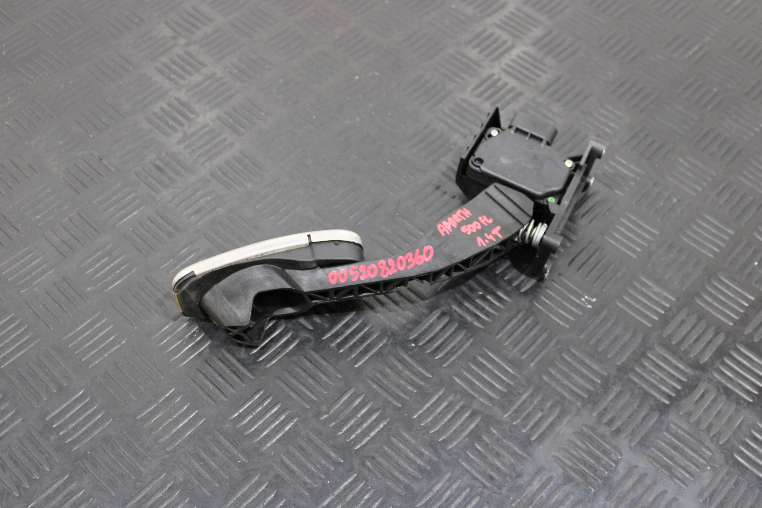 accelerator pedal 00520820360 FIAT 500 ABARTH LIFT