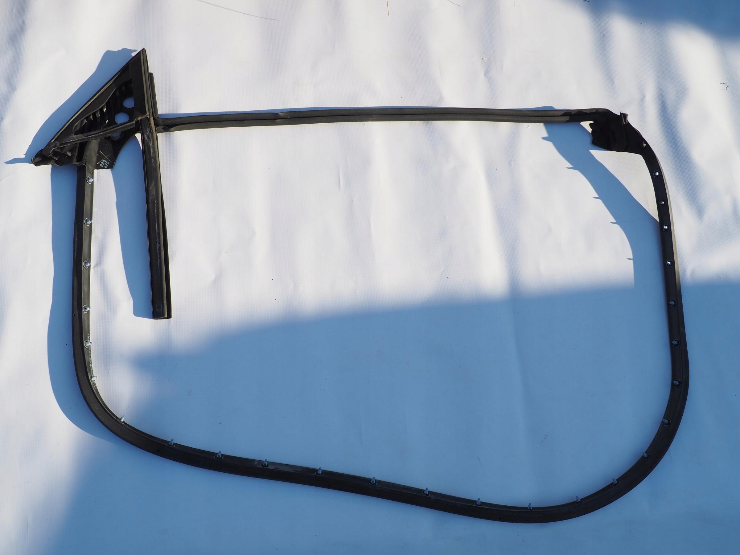 AP USZCZELKA DRZWI LEWA 8F0837911A AUDI A5 8F CABR