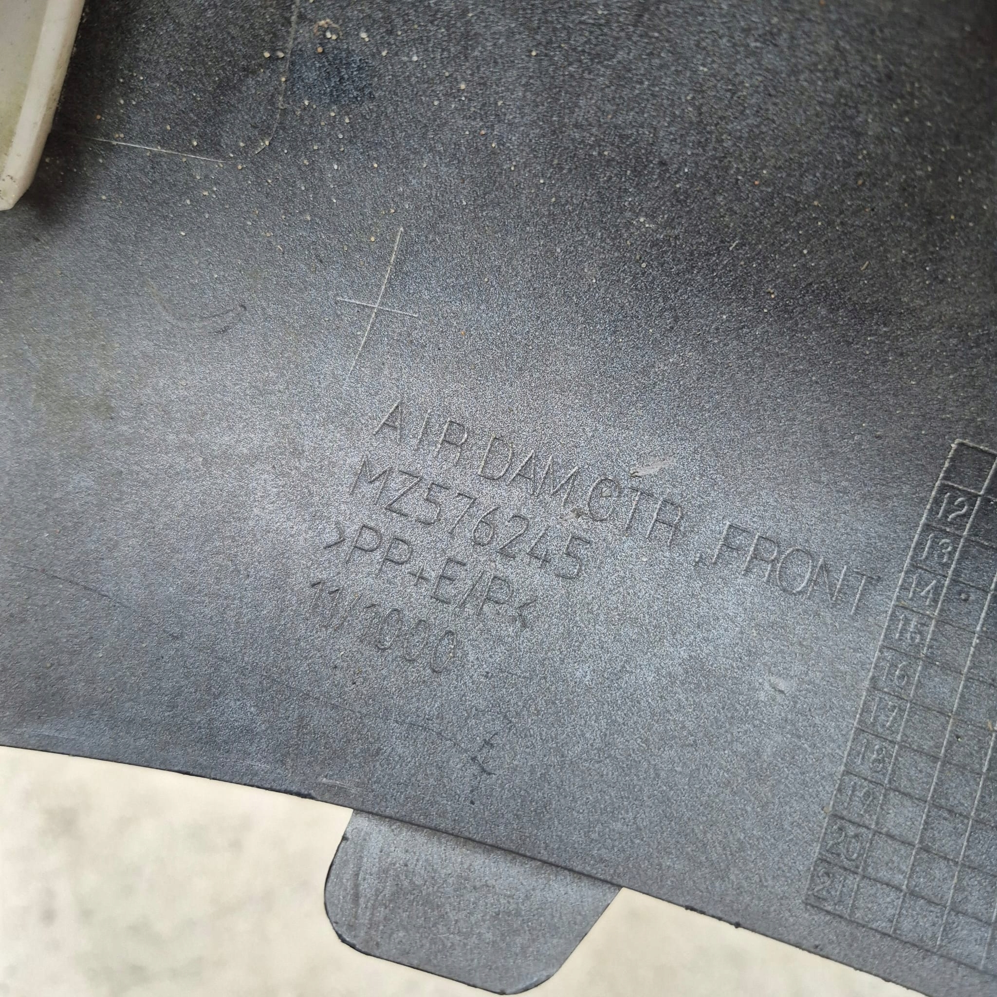 MITSUBISHI OUTLANDER III 12- spoiler cap of a bumper front