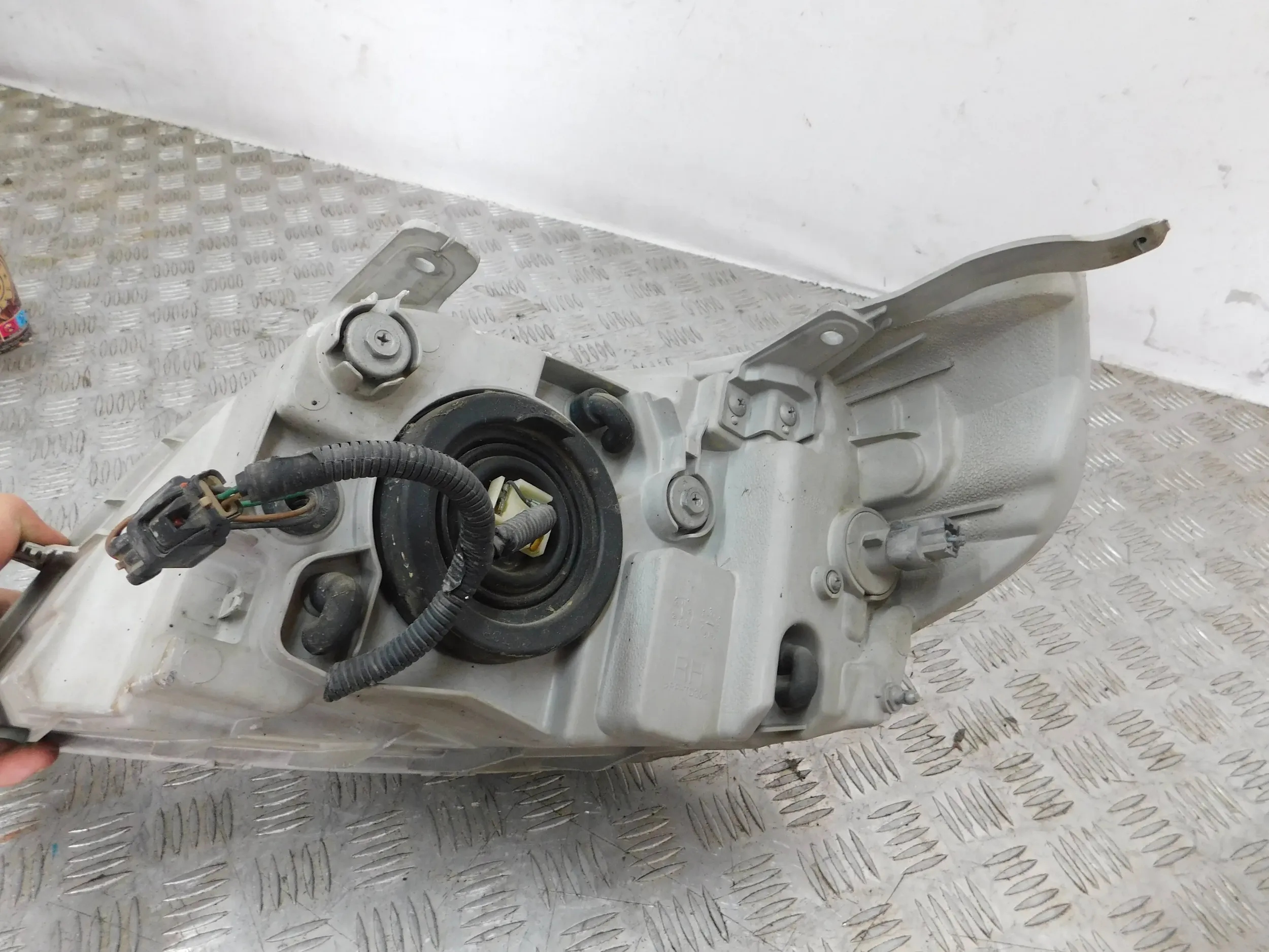 REFLEKTOR FAR DESNA CHEVROLET AVEO T250