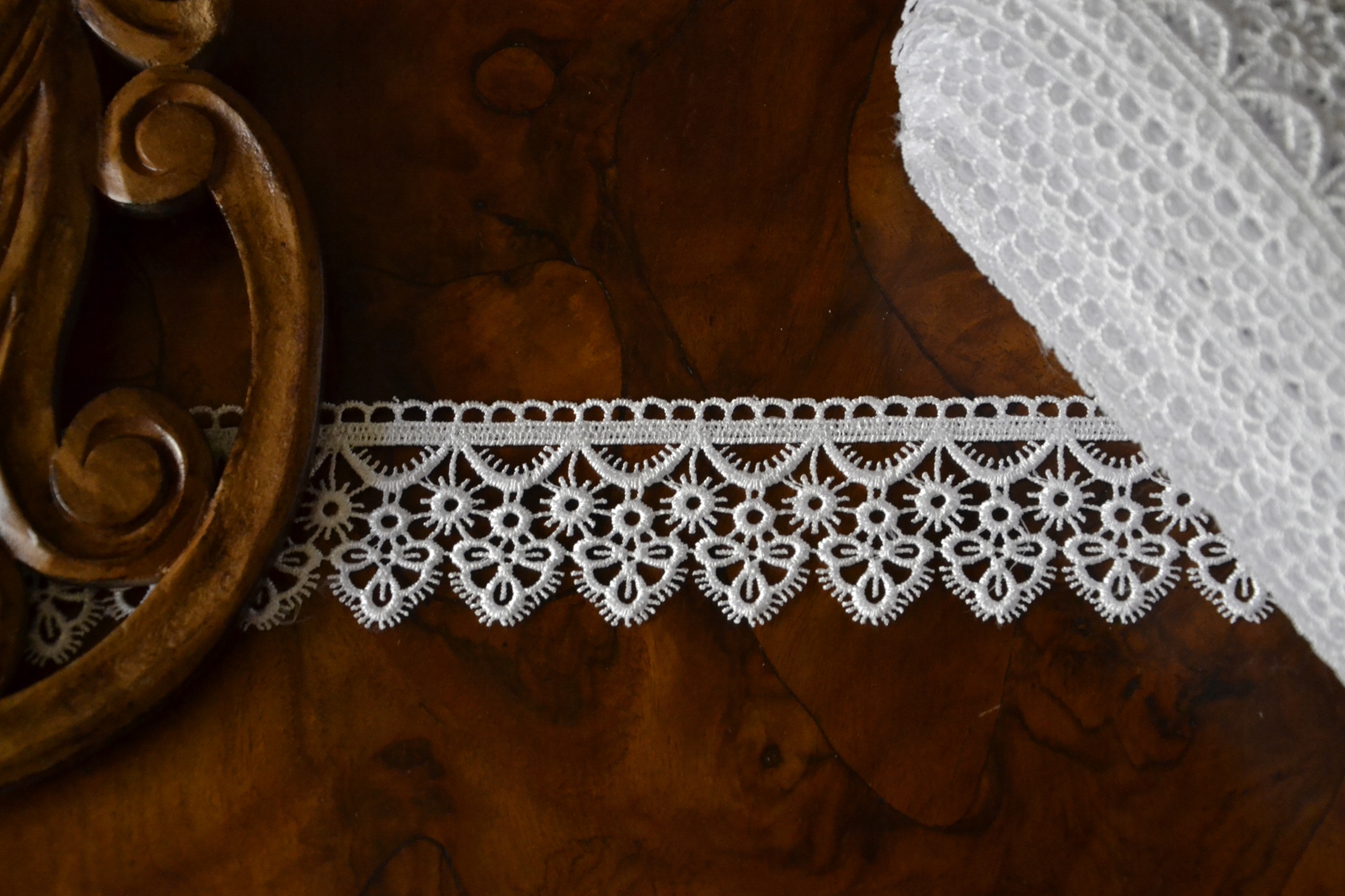 

gipiura biała 5 cm nr 253