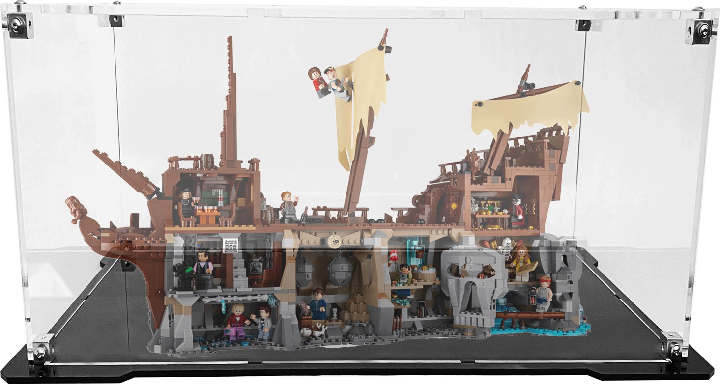 Vitrína s černou základnou pro stavebnici Lego 21363 Icons Goonies