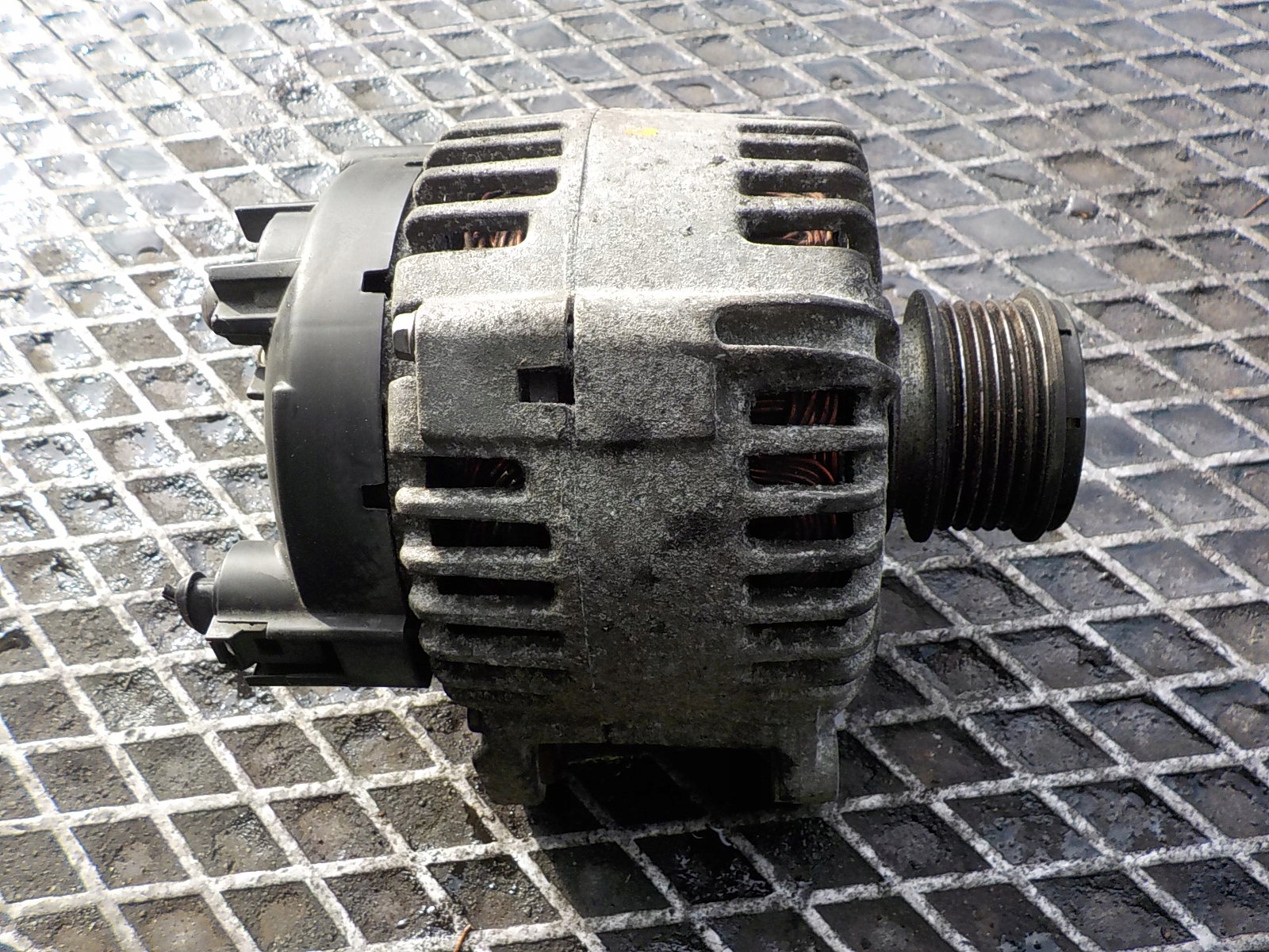 VOLKSWAGEN GOLF V 2.0 TDI ORG ALTERNATOR 06F903023C
