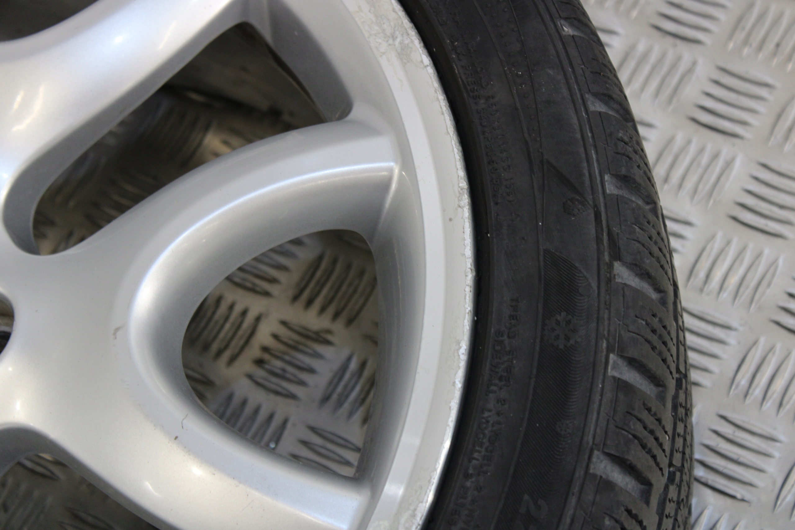 wheels discs disc 225/40 R19 ET52 9809485 MINI PACEMAN R61 S