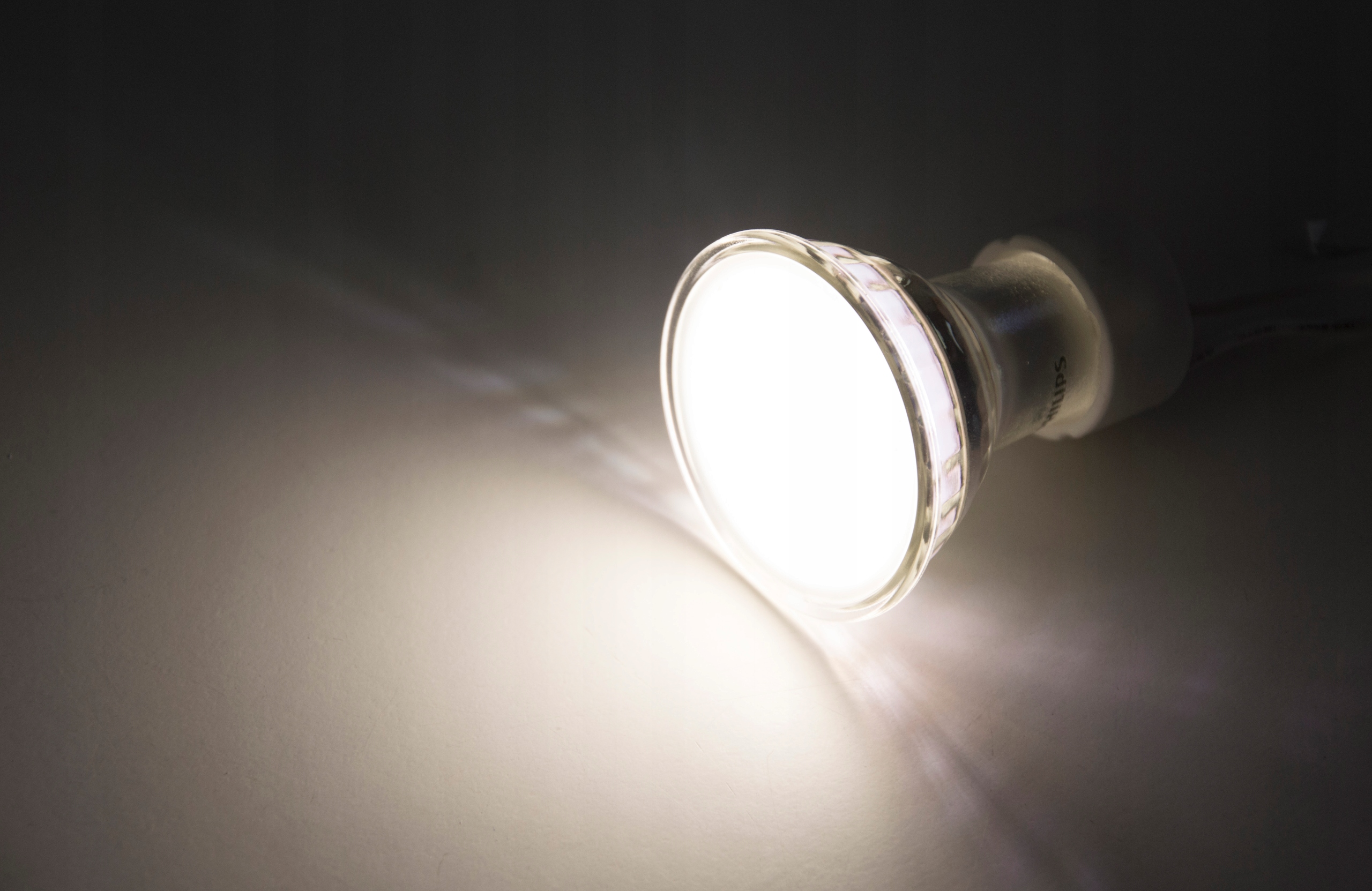 ŻARÓWKA LED GU10 4,9W 4000K neutralna biała 120° 550lm PHILIPS Rodzaj gwintu GU10