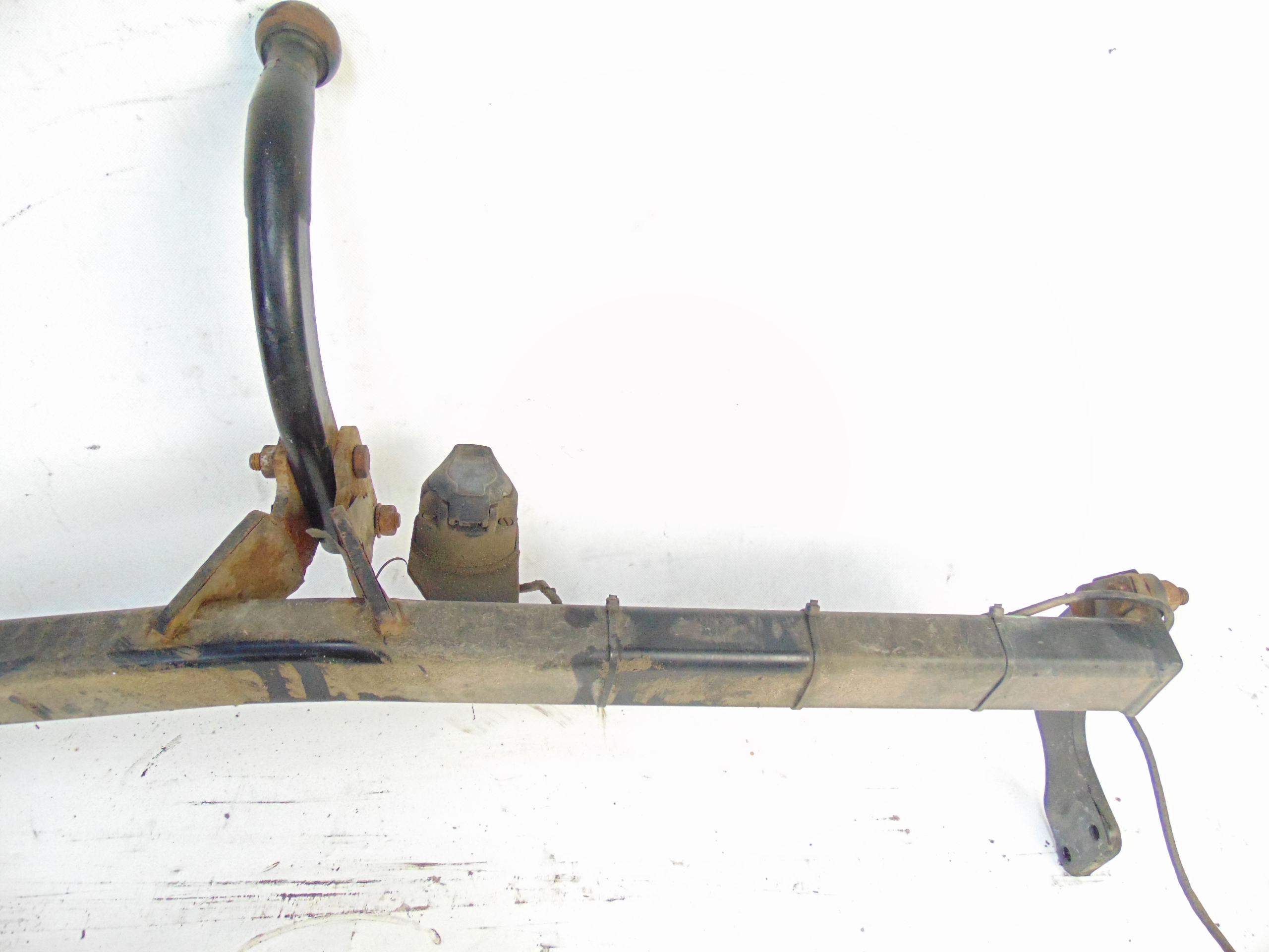 HAK HOLOWNICZY CITROEN DS3 Rodzaj kuli Odkręcana