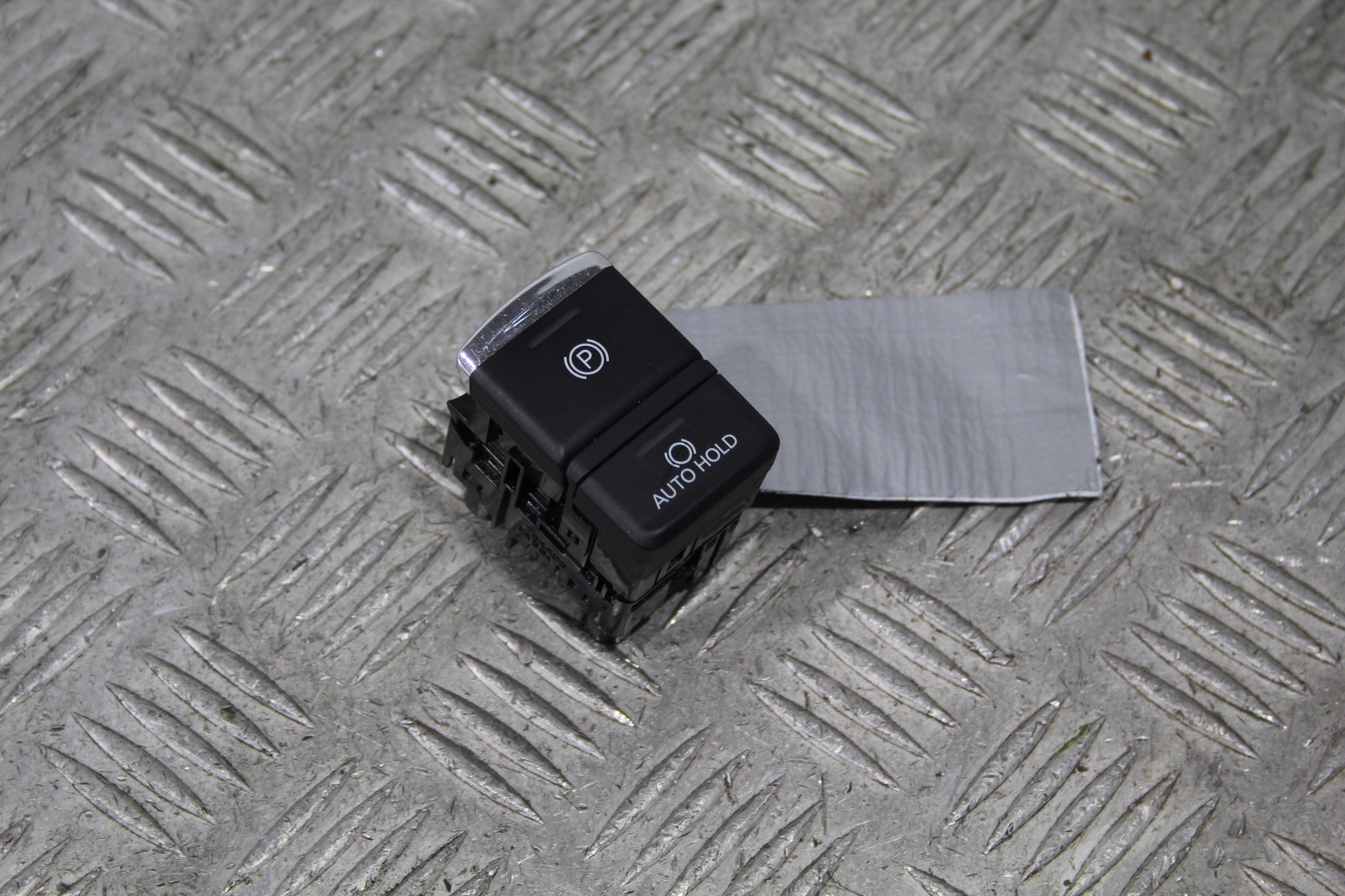 button electric brake AUTO HOLD OUTLANDER III 3 LIFT
