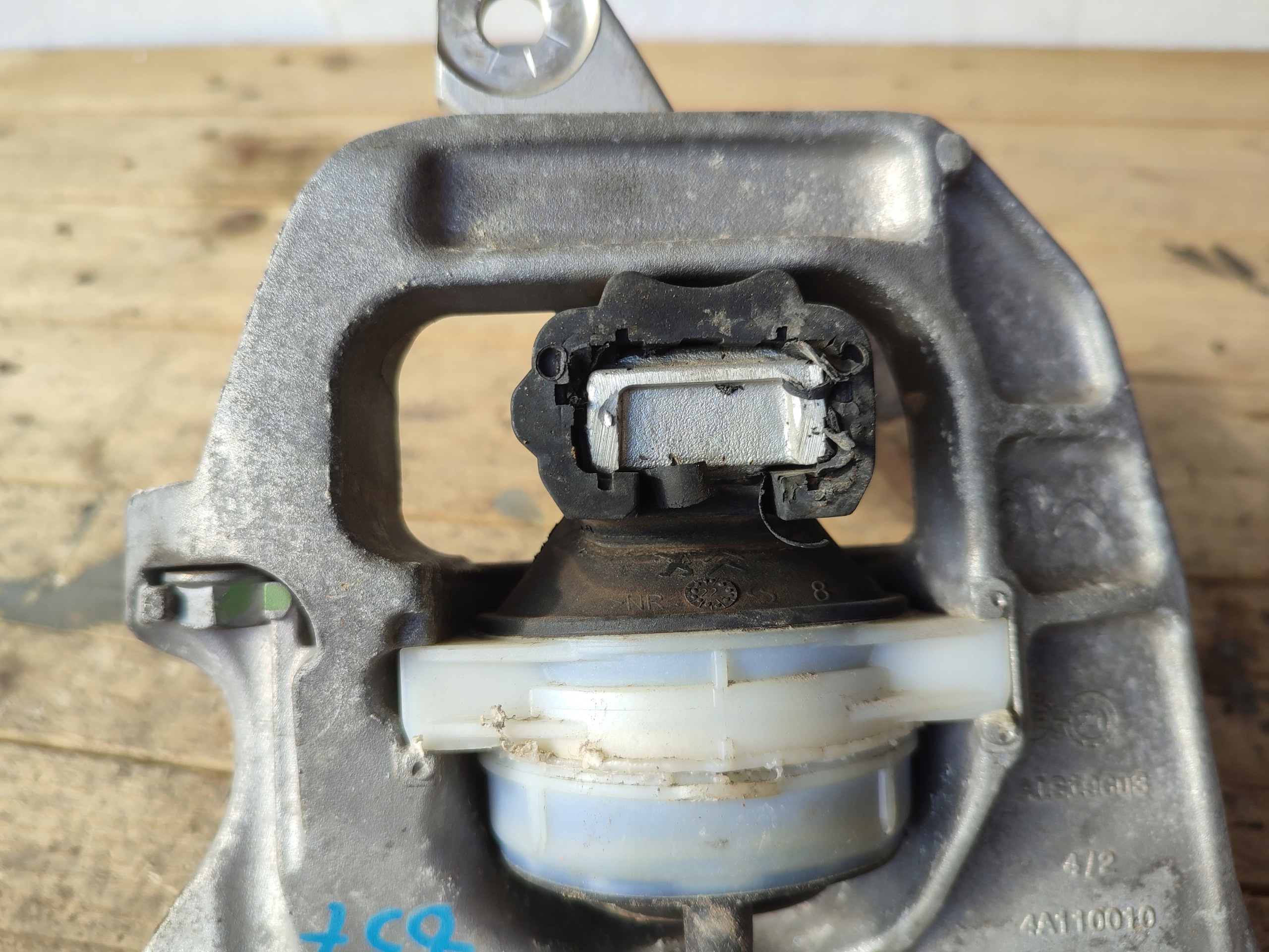 holder engine mount Peugeot Expert III 4A110010