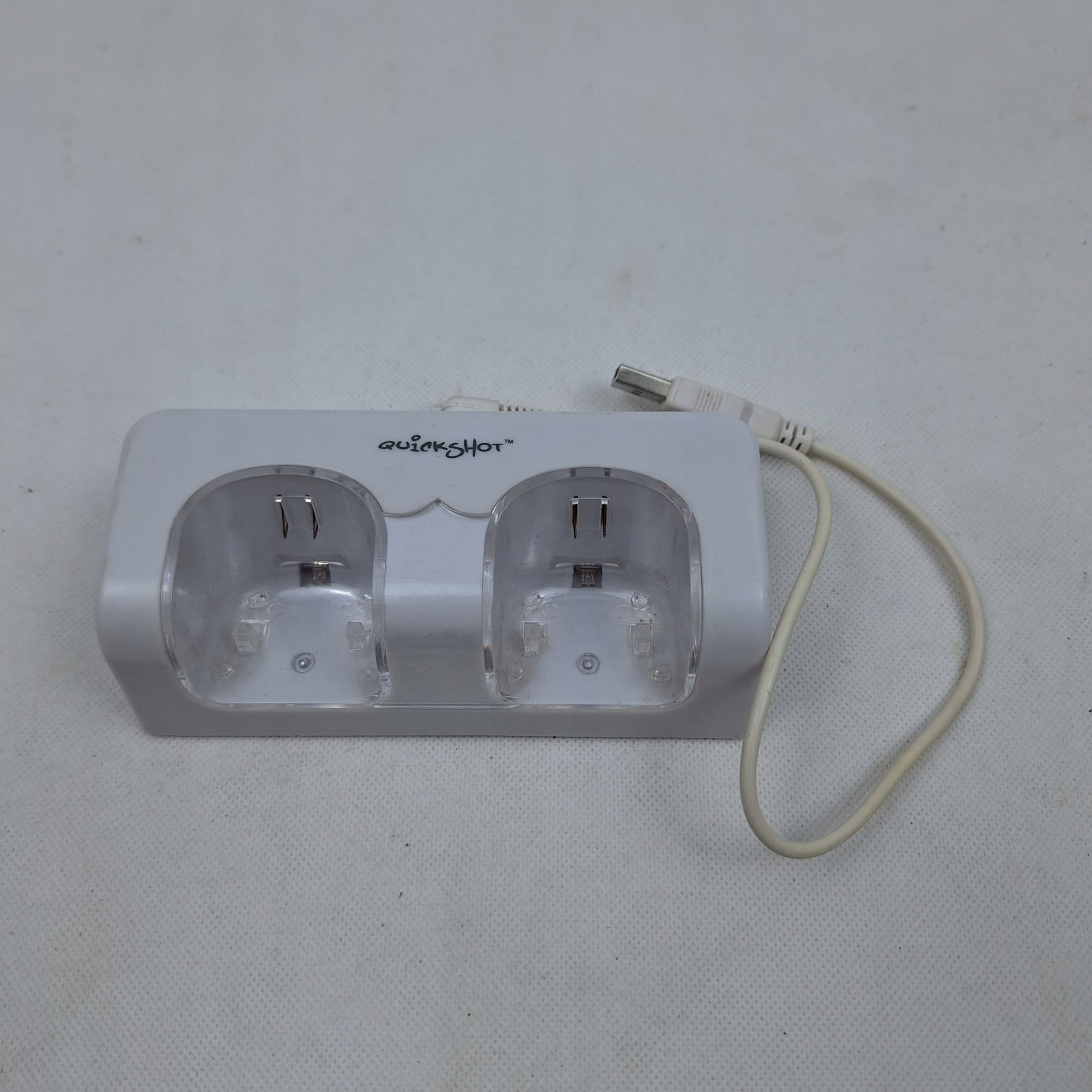 STACJA DOKUJĄCA ŁADOWARKA STOJAK DO PADÓW REMOTE QUICKSHOT BIAŁA SPRAWNA!! EAN (GTIN) 4027301522952