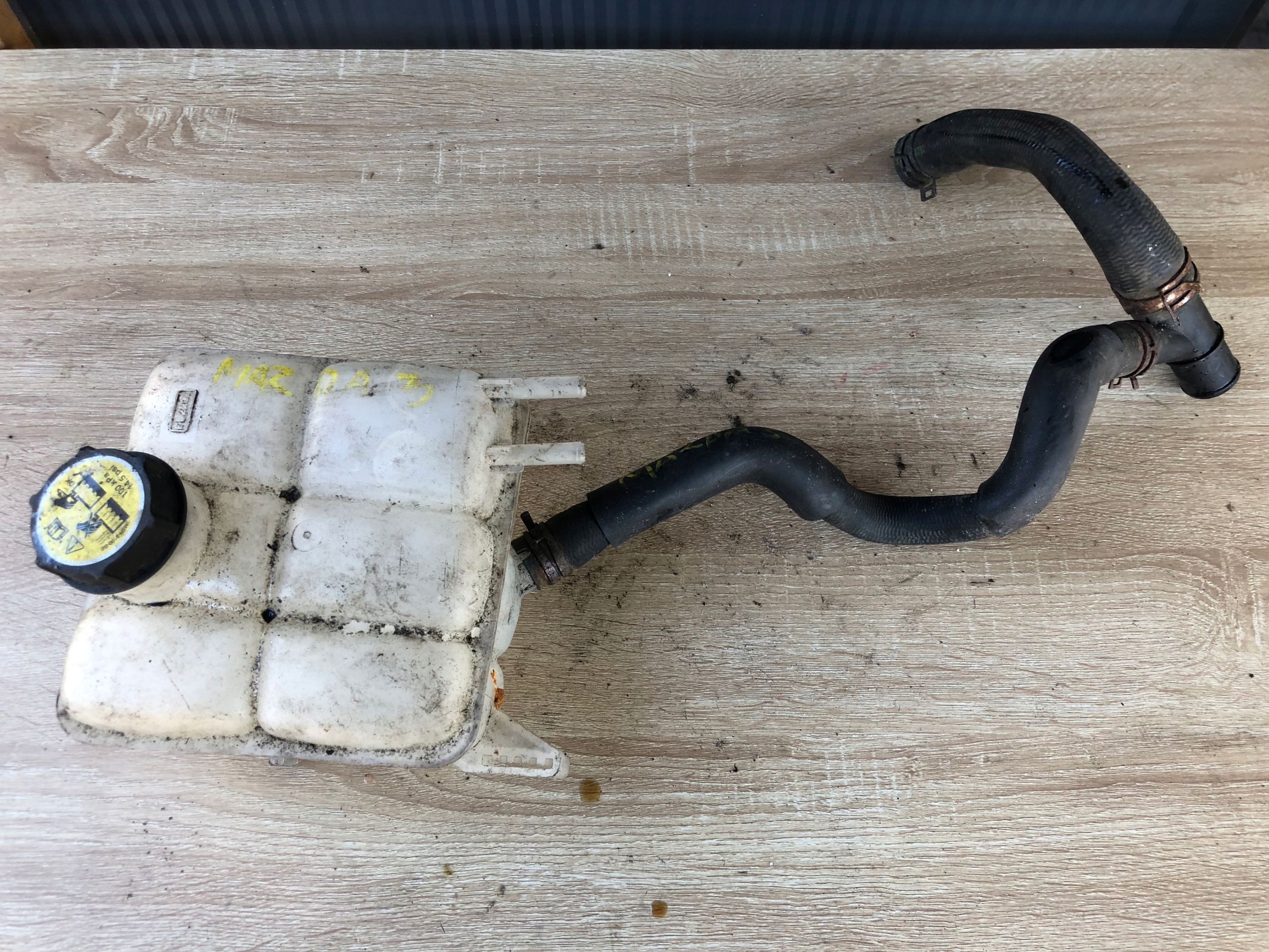 Réservoir eau MAZDA 3 BL 8N61-8K218-AB