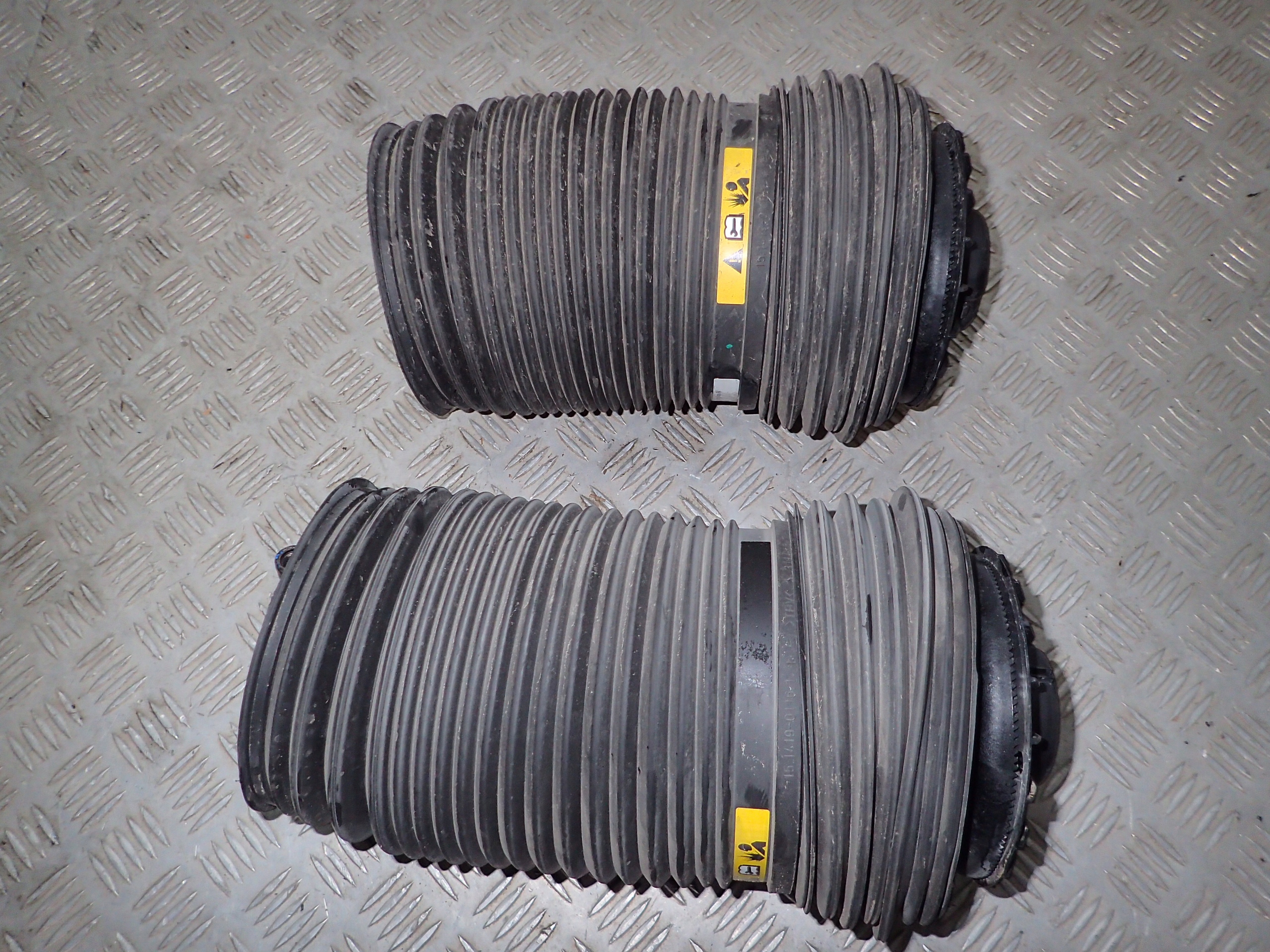 MASERATI LEVANTE MIECH 06701007150 LEWY