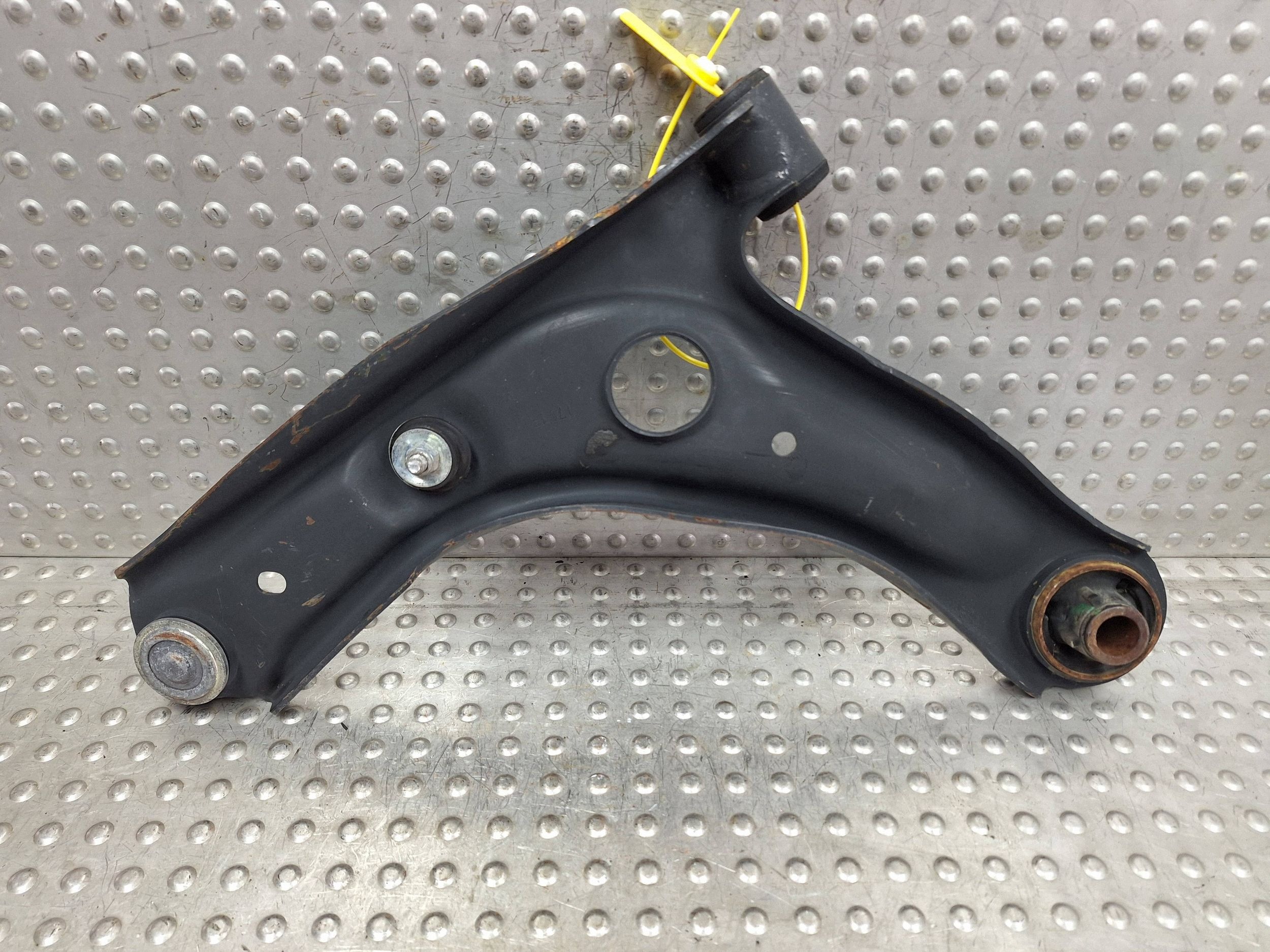 arm right front TOYOTA AYGO II 14-22