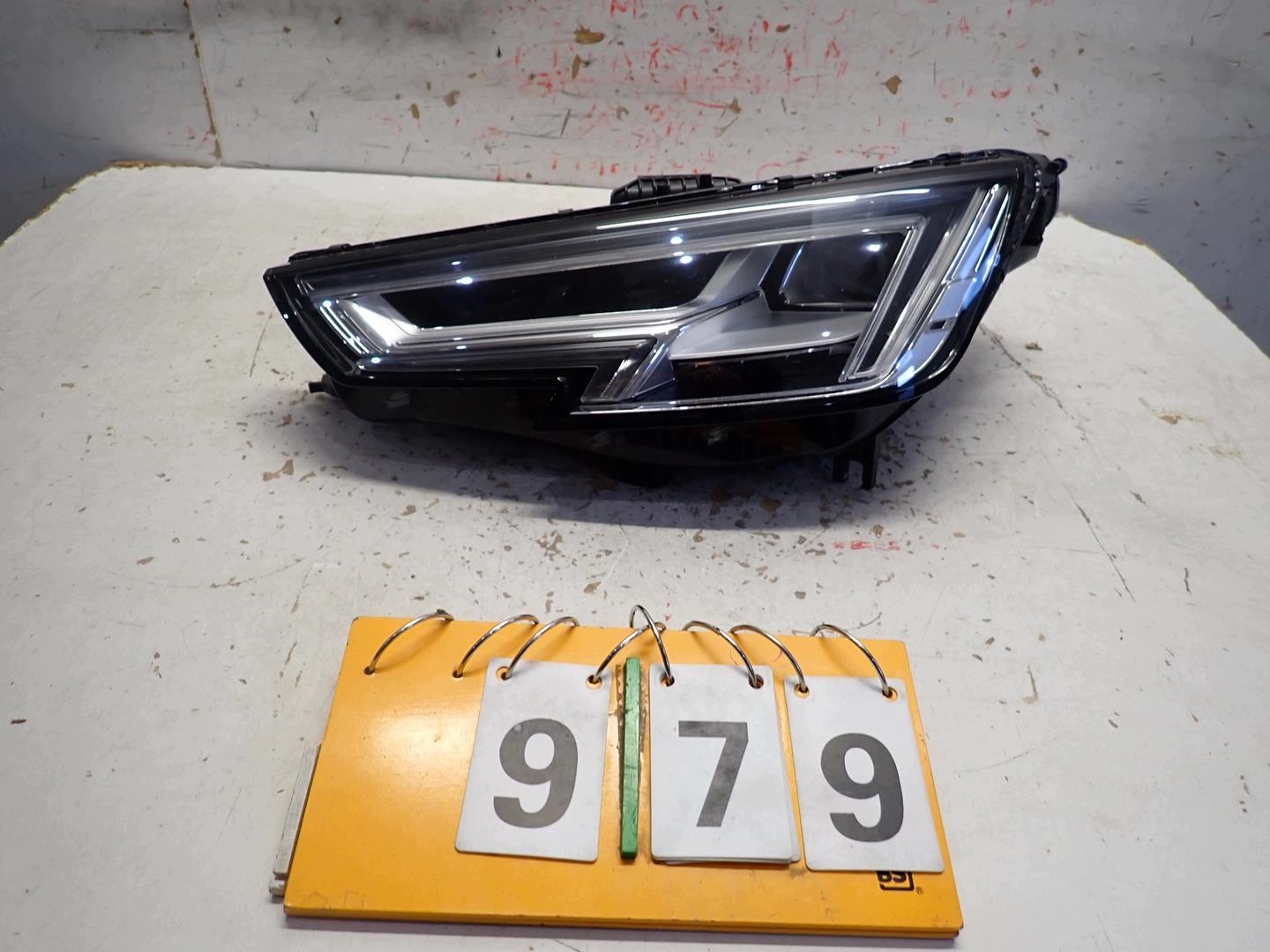 light front front left AUDI A4 B9 2015- FULL LED USA 8W0941773