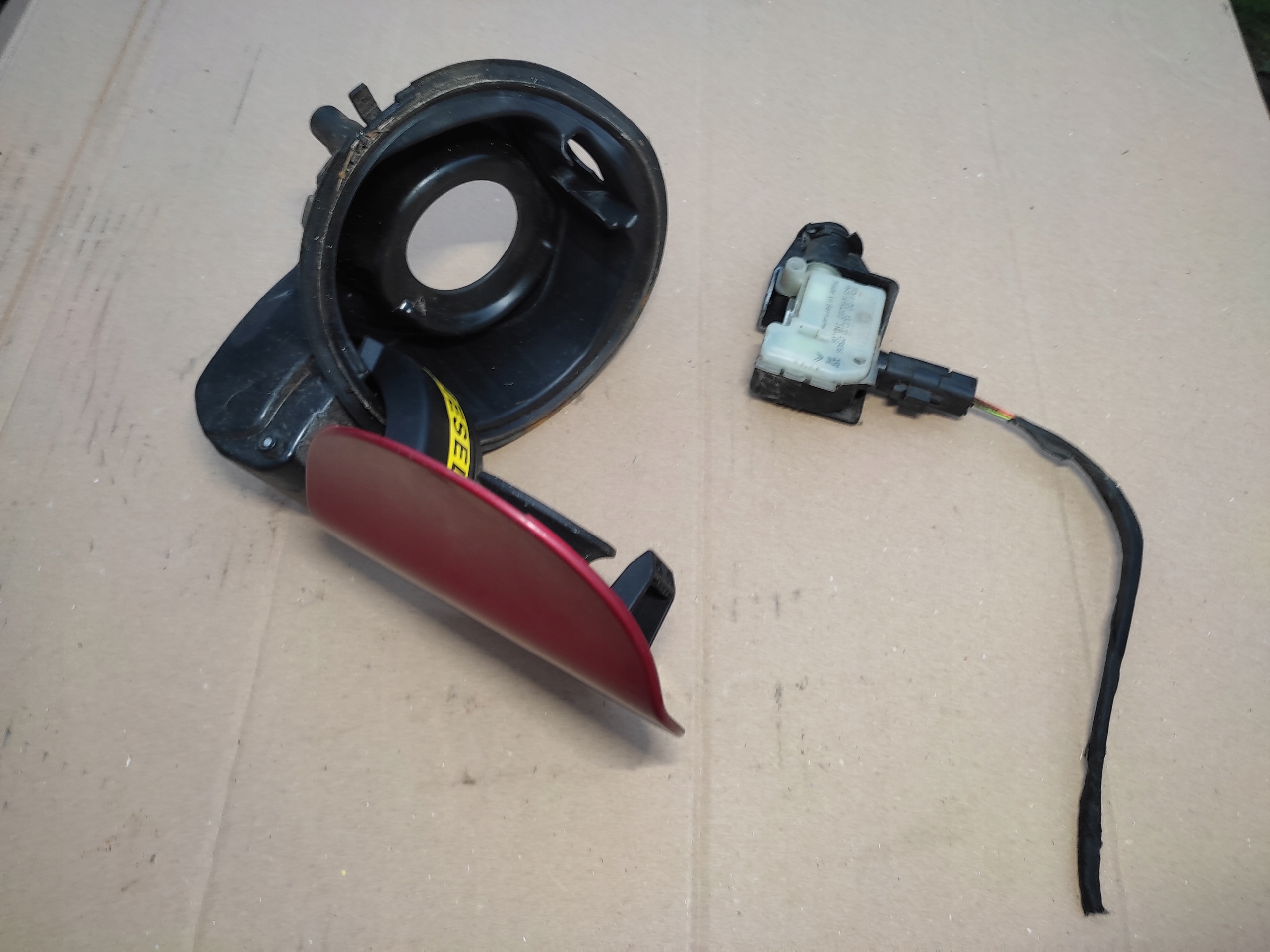 CITROEN C4 II KLAPKA WLEWU PALIWA LKR 9687310880 Numer katalogowy części 9651690280