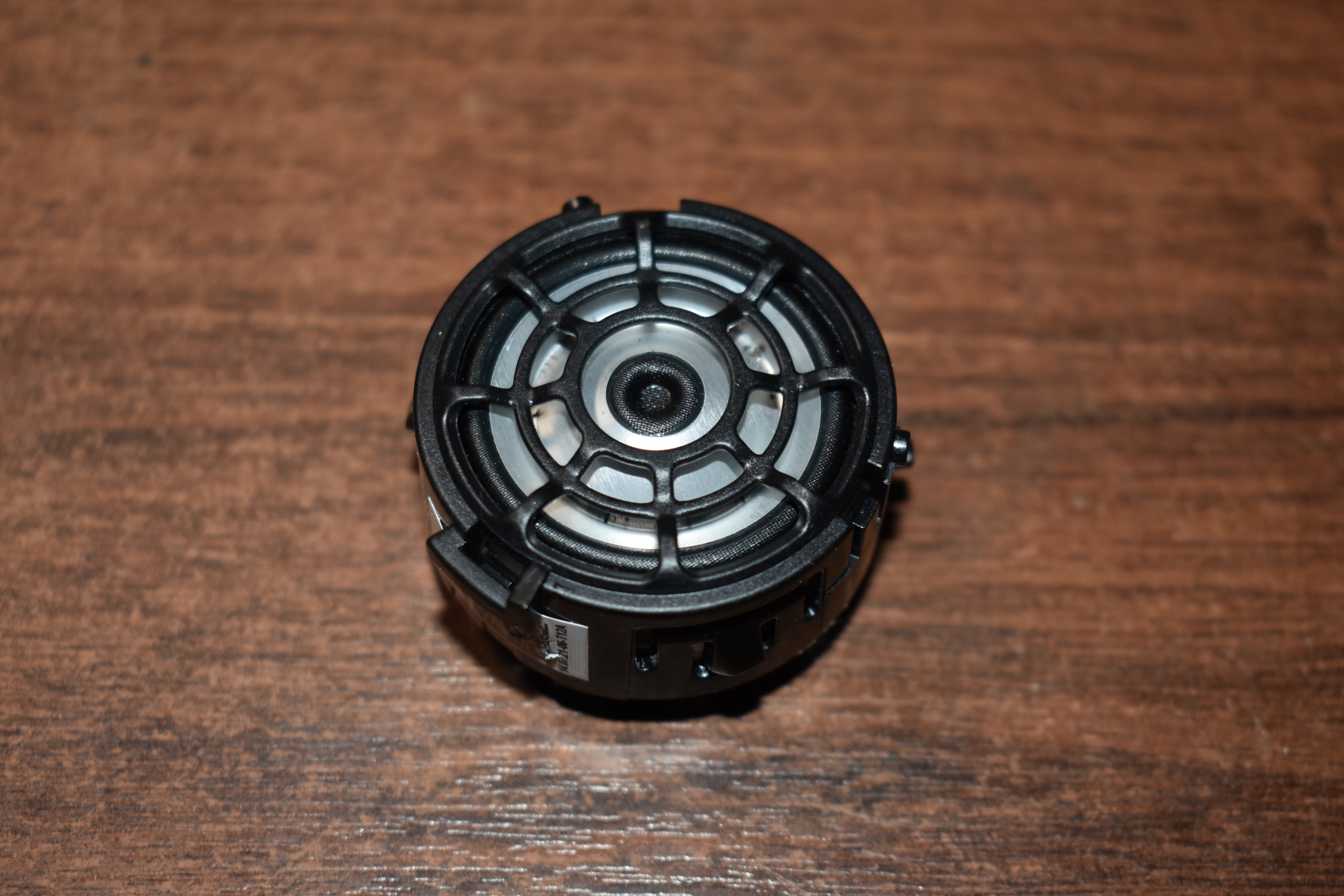 IDEALNY speaker MERCEDES W223 1