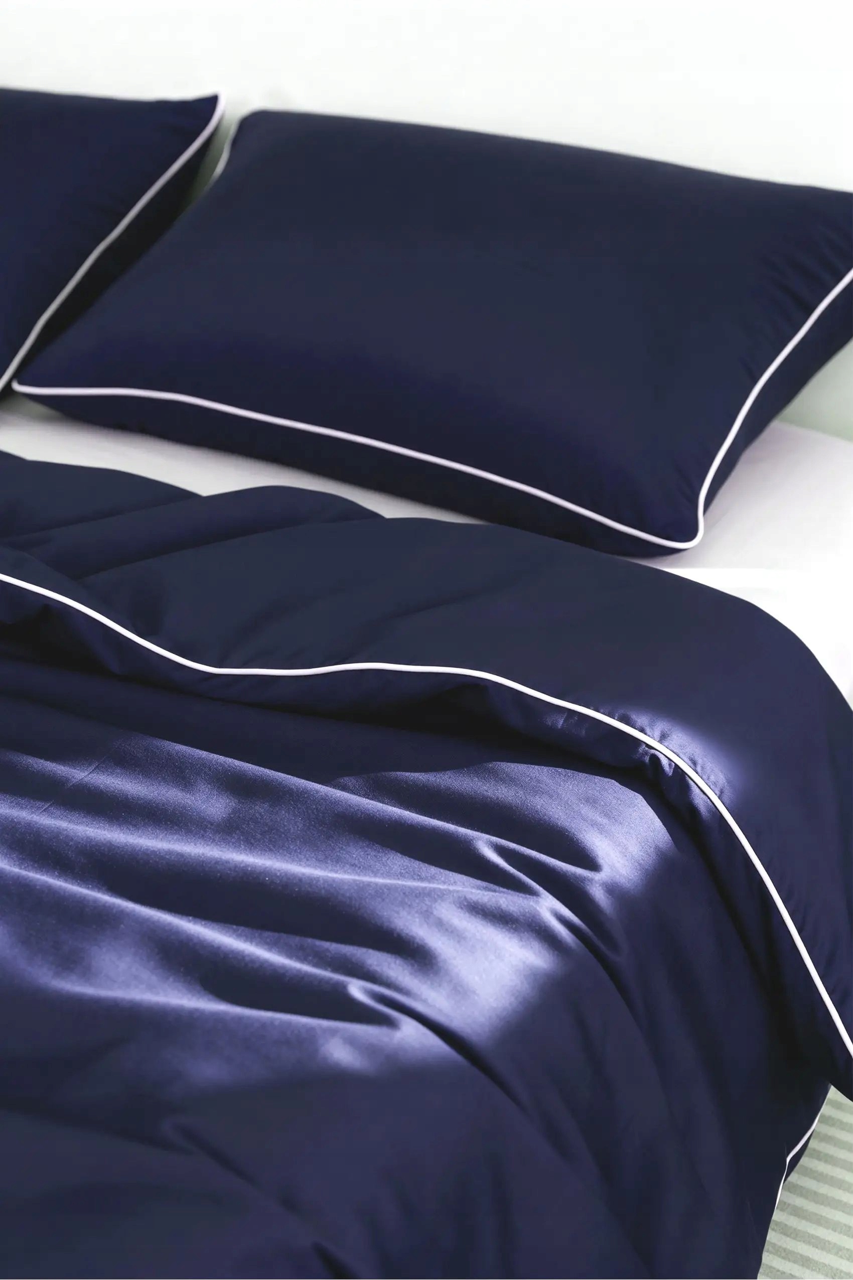 Posteľná Bielizeň bambusová 140x200 tmavomodrá s bielou bizou