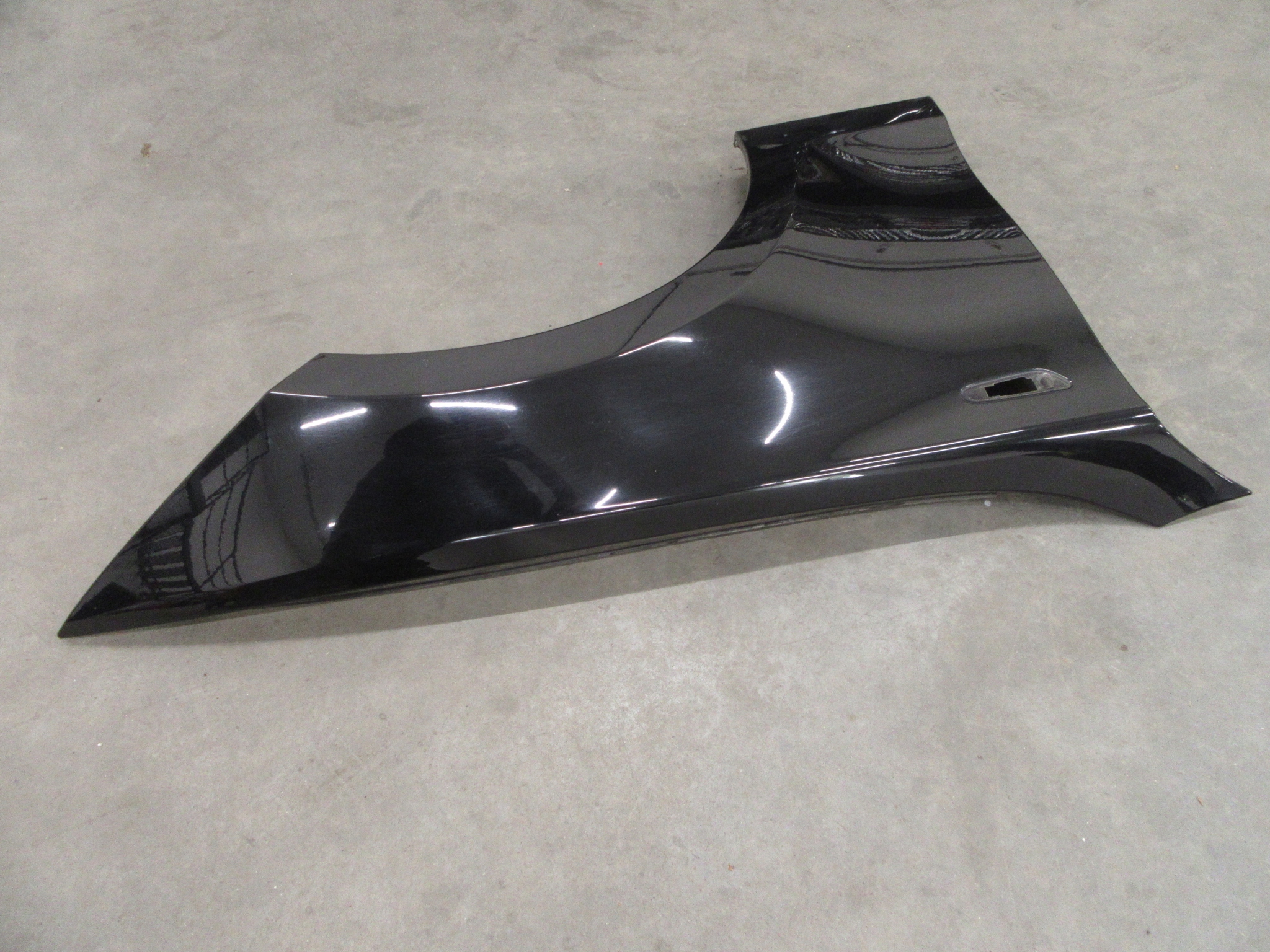 fender right front front BMW 1 e81 e82 e87 e88 Schwarz 2 668