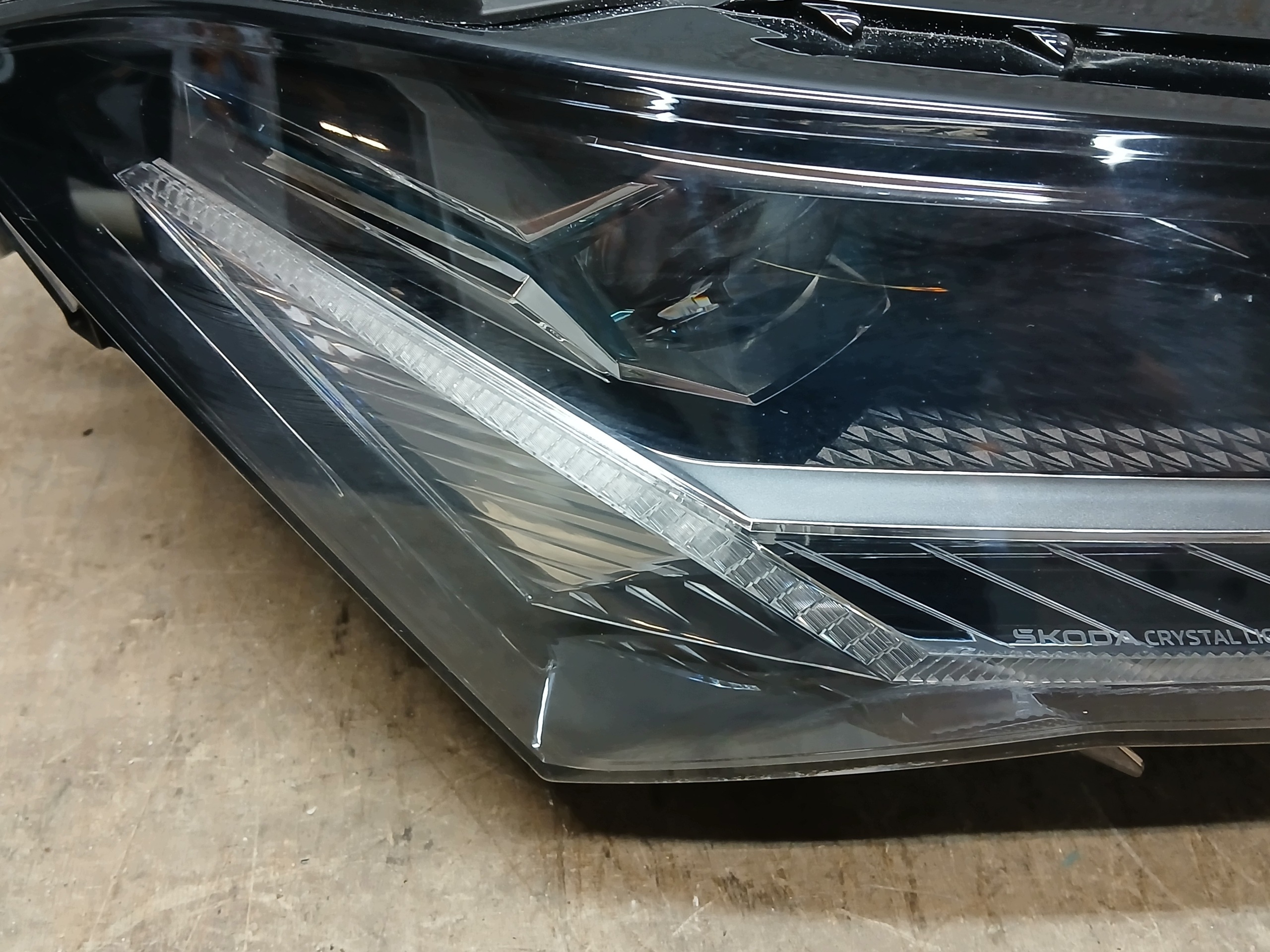 light front right SKODA SUPERB IV 4 3P FULL LED 3P1941016B