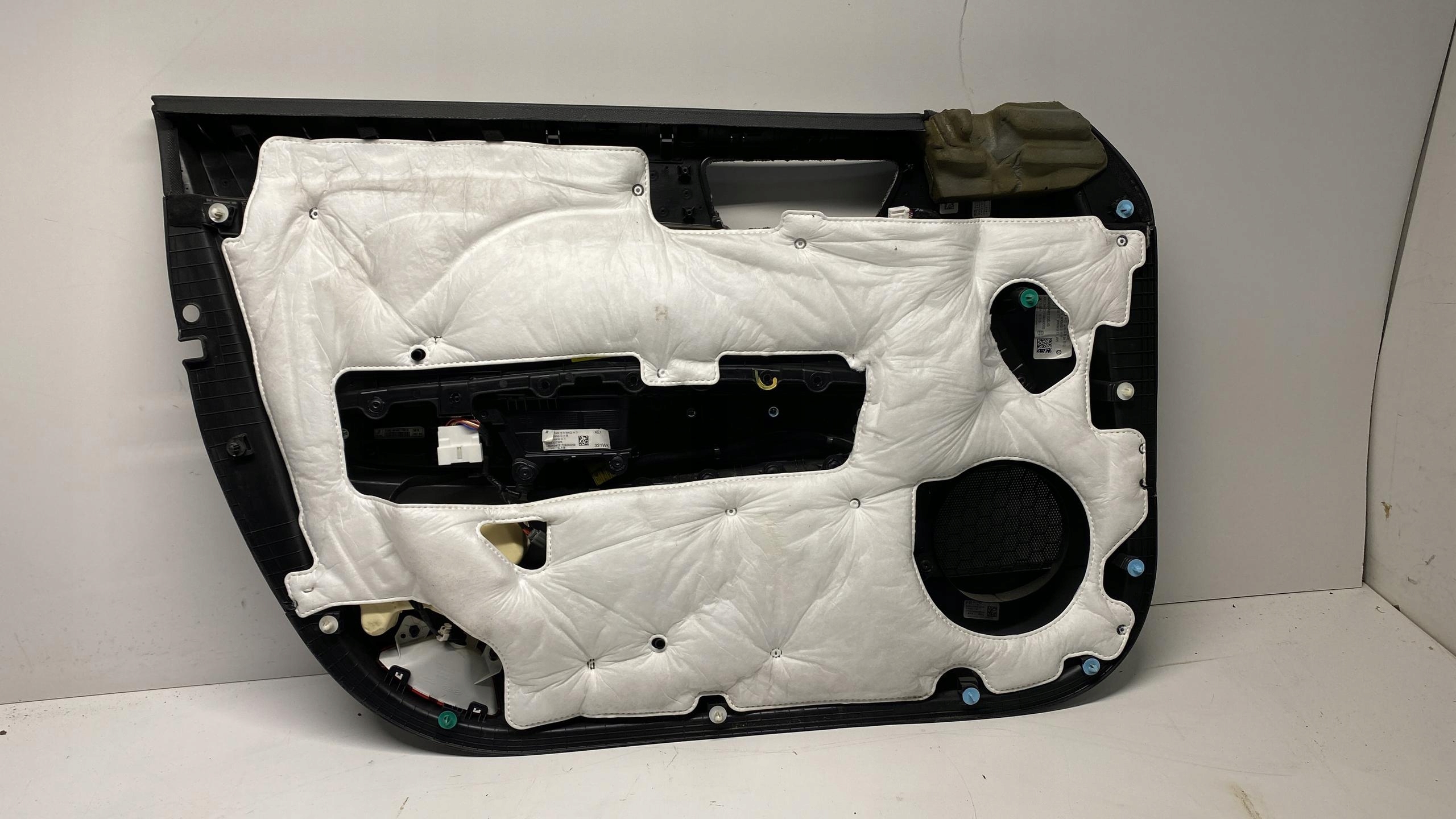 KIA OPTIMA IV upholstery side door right right front HARMAN KARDON