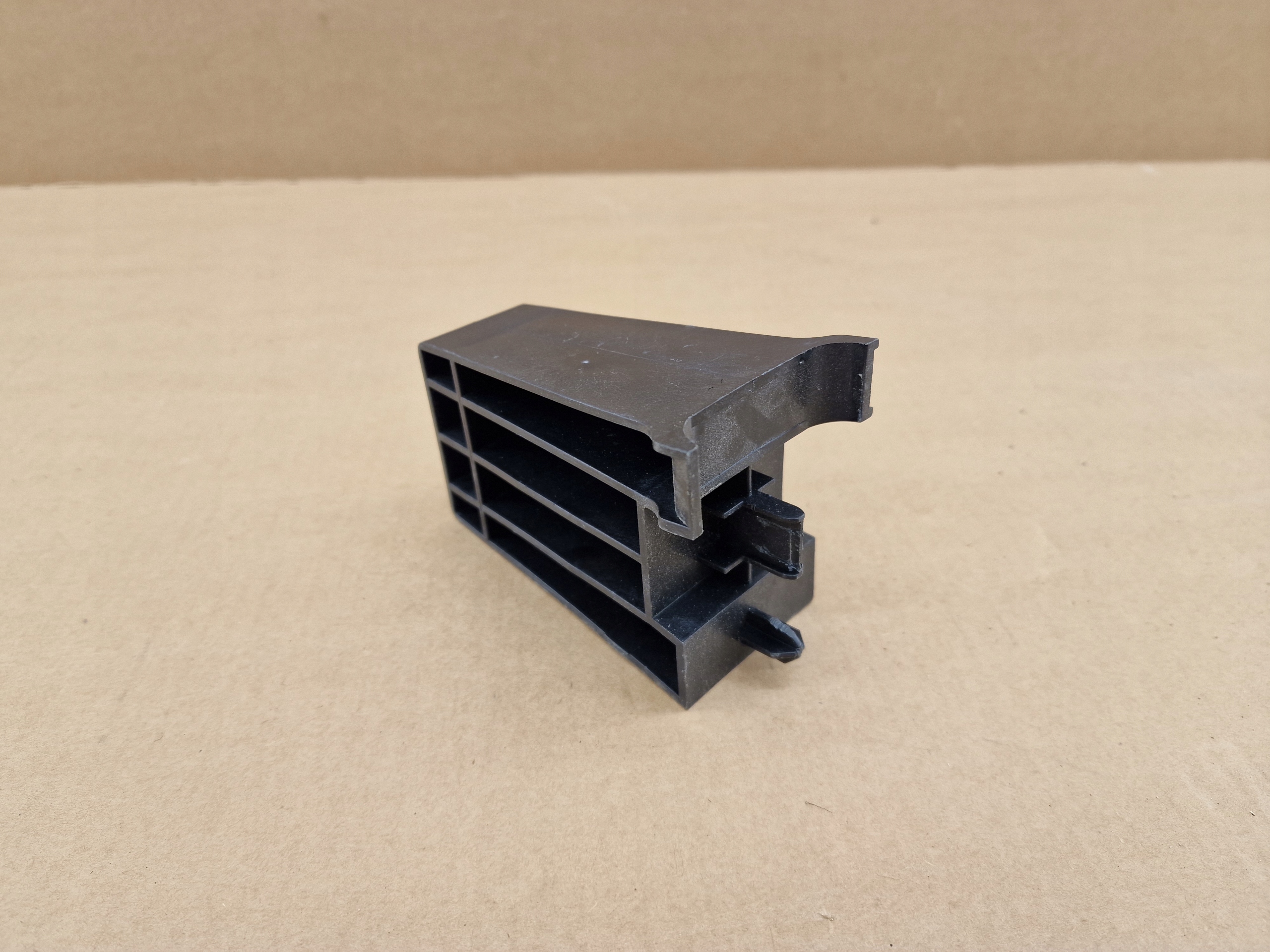 bracket holder PLYTY boot VOLVO XC40