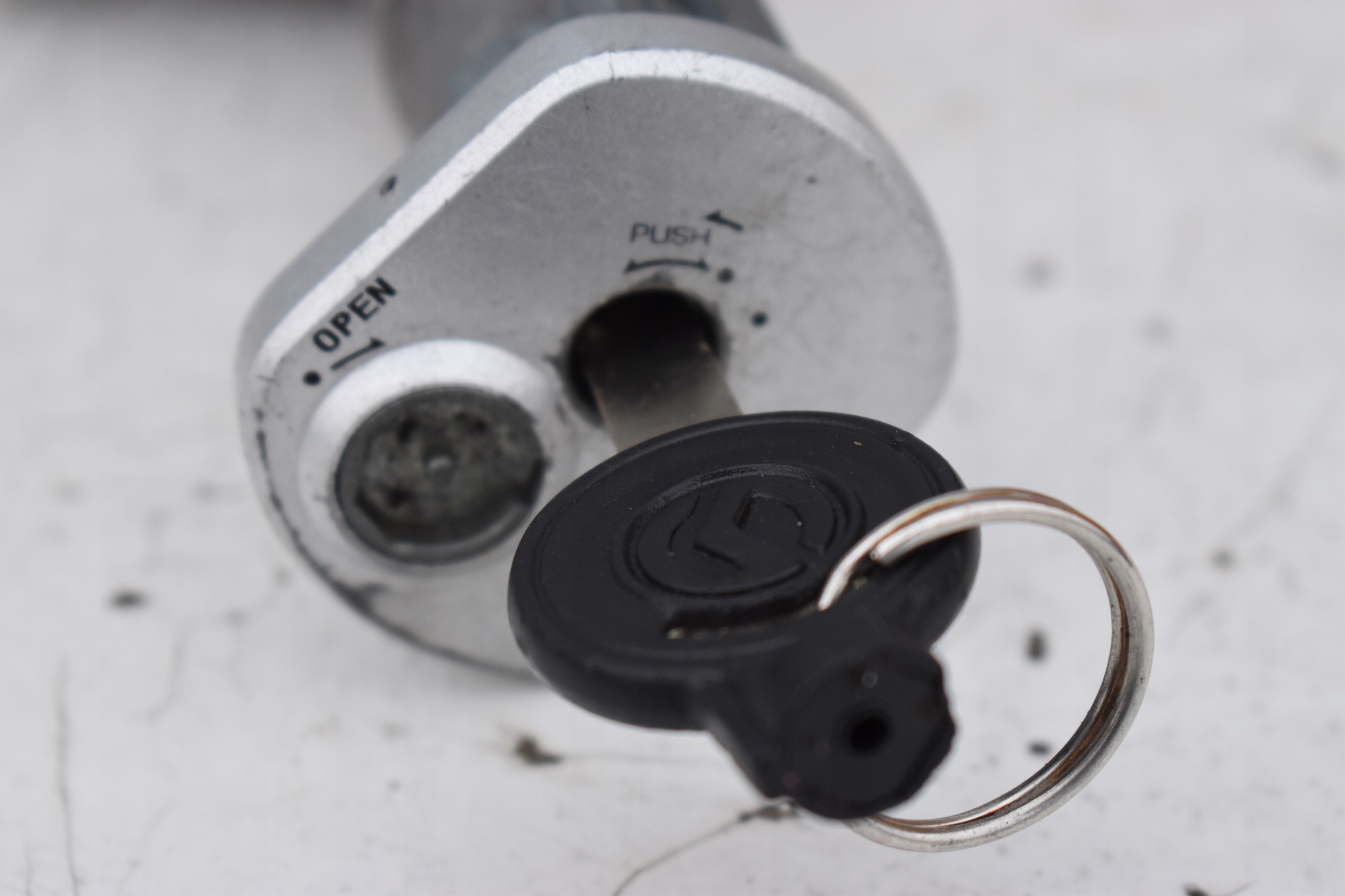 SYM MIO STACYJKA Z KLUCZYKIEM Producent SYM