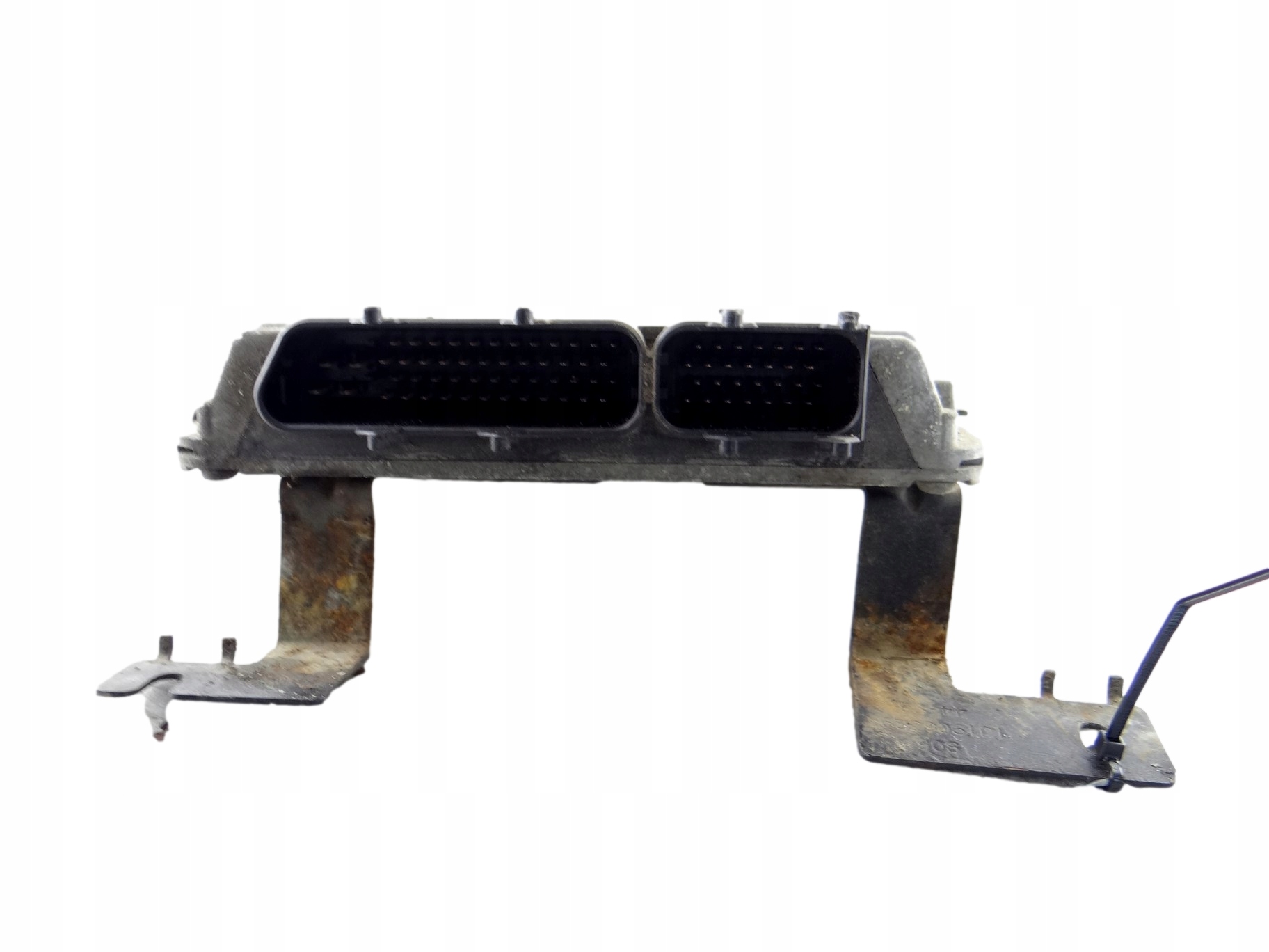 control unit of the engine VOLKSWAGEN GOLF 1,6 A06A 906019AS