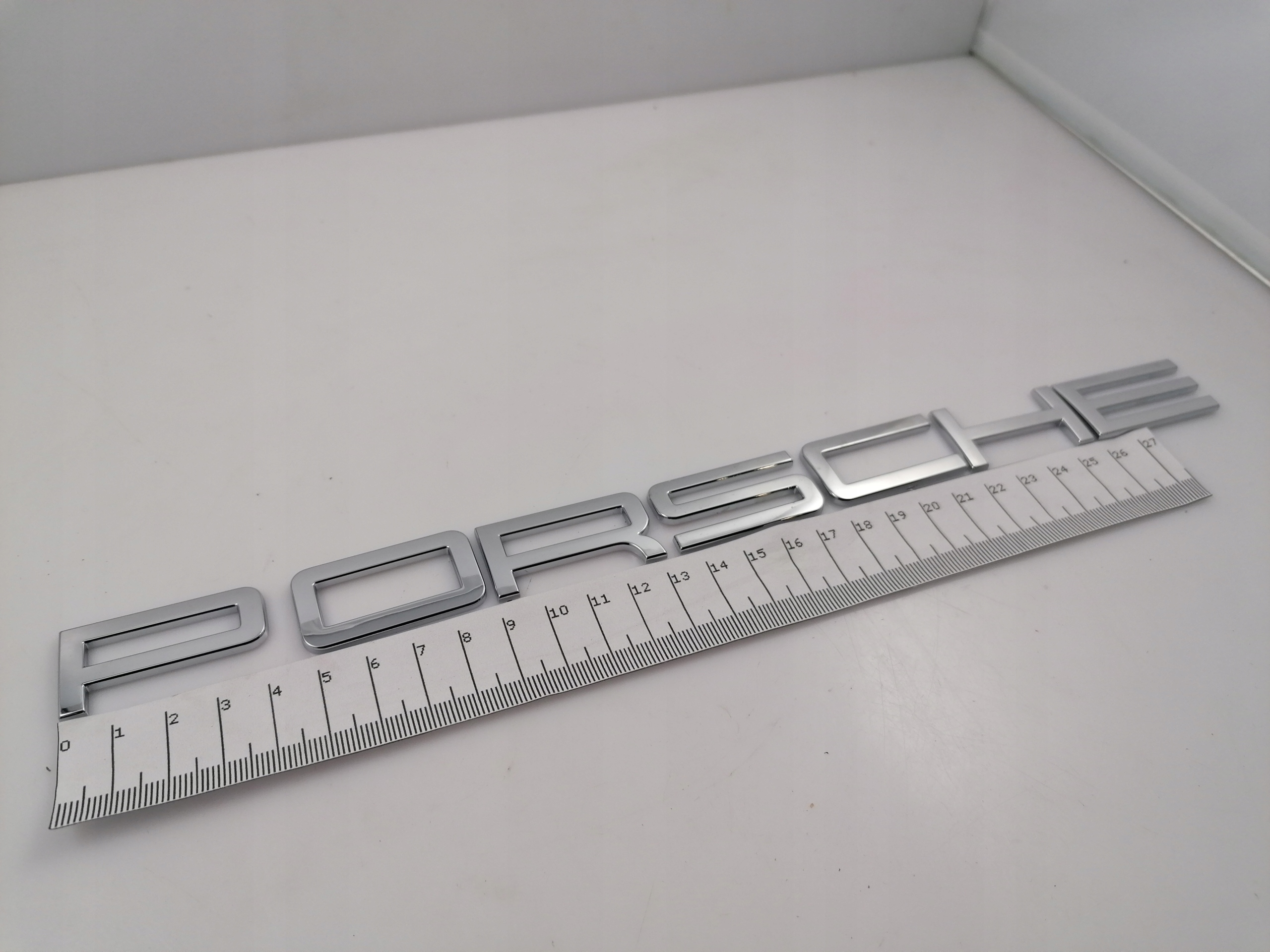 

Porsche Cayenne Emblemat Napis Znaczek