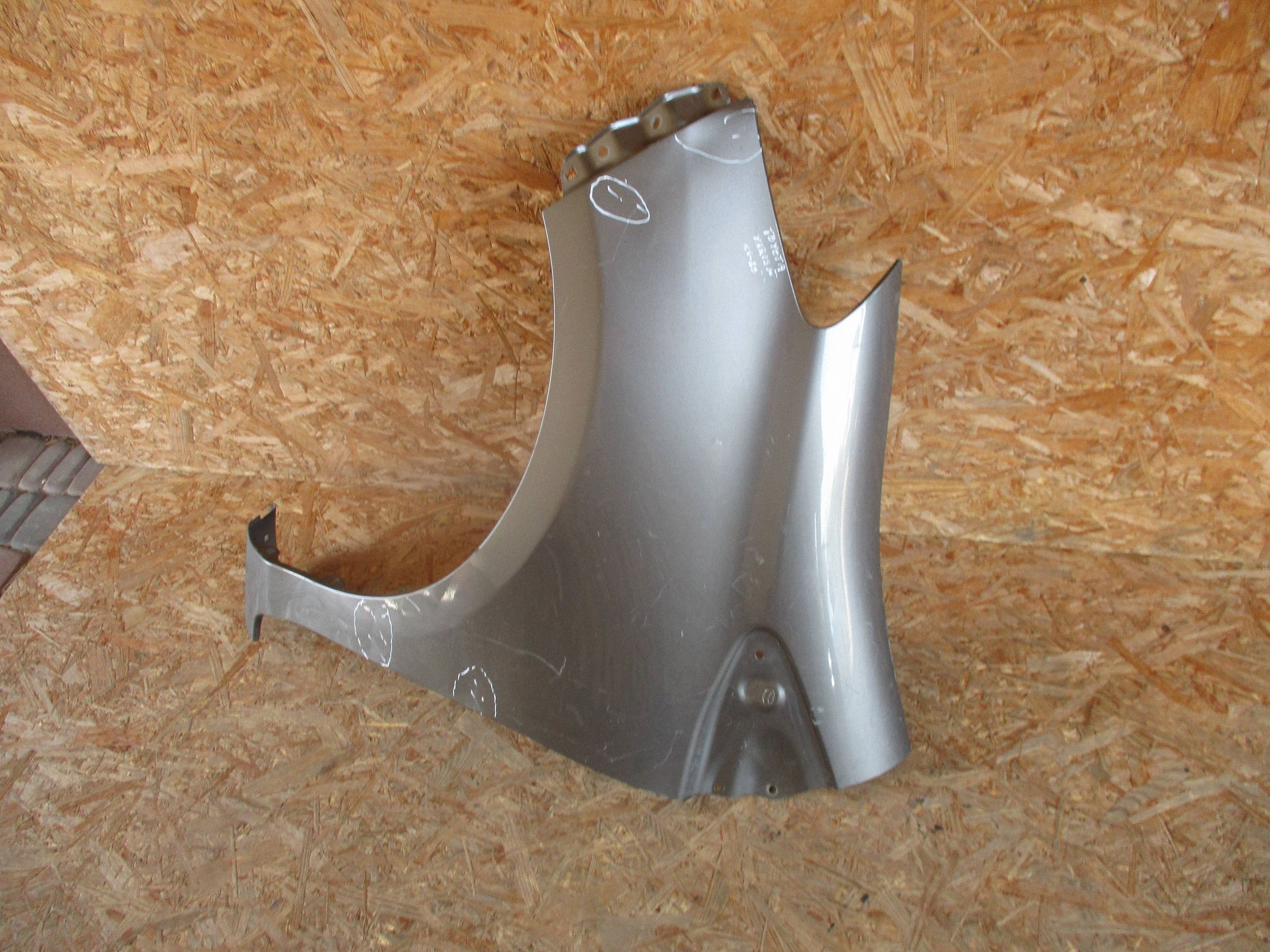 fender front front left TOYOTA YARIS III 11