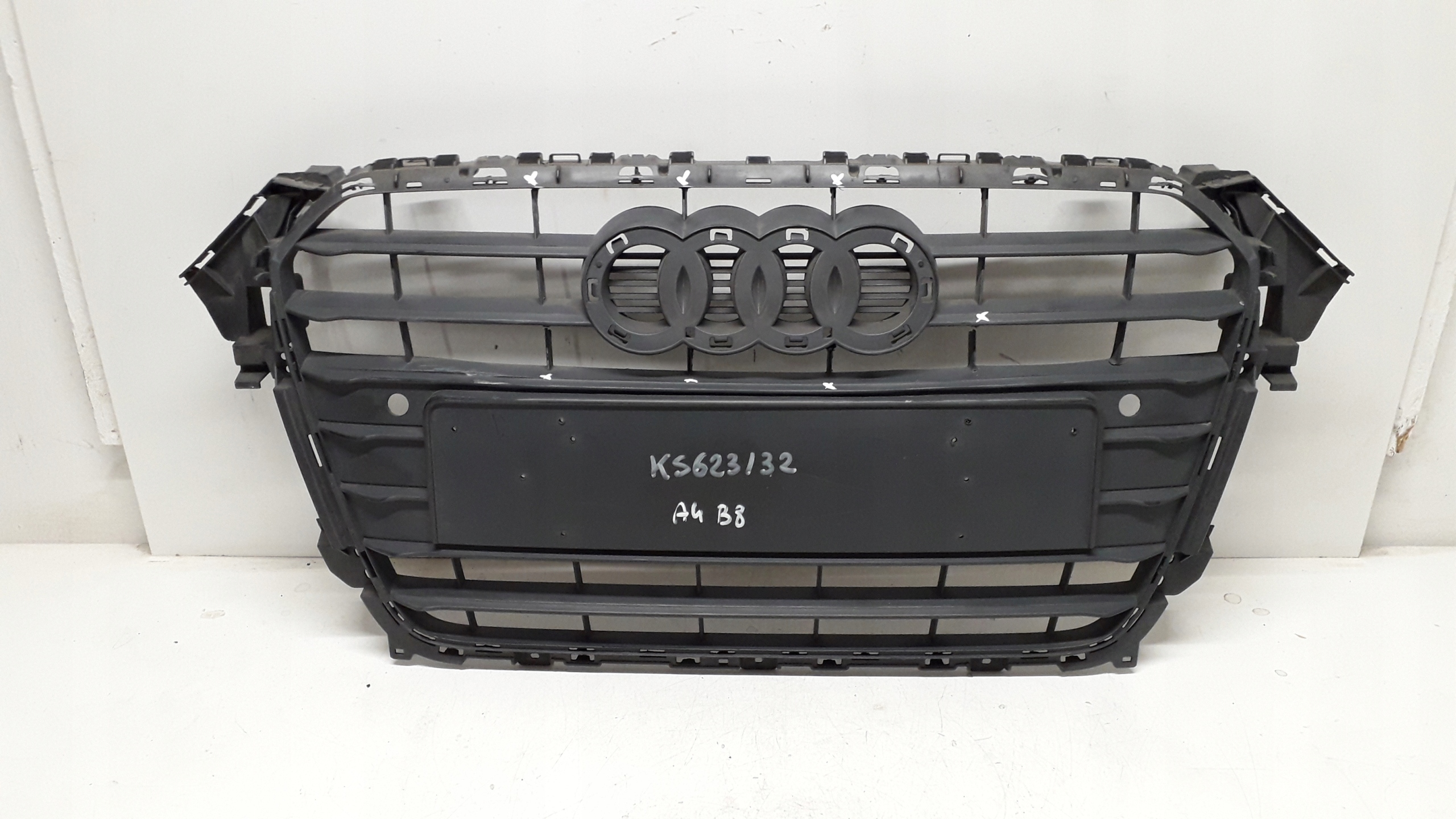 AUDI A4 B8 LIFT 11- GRILL GRIL ATRAPA 8K0853651E