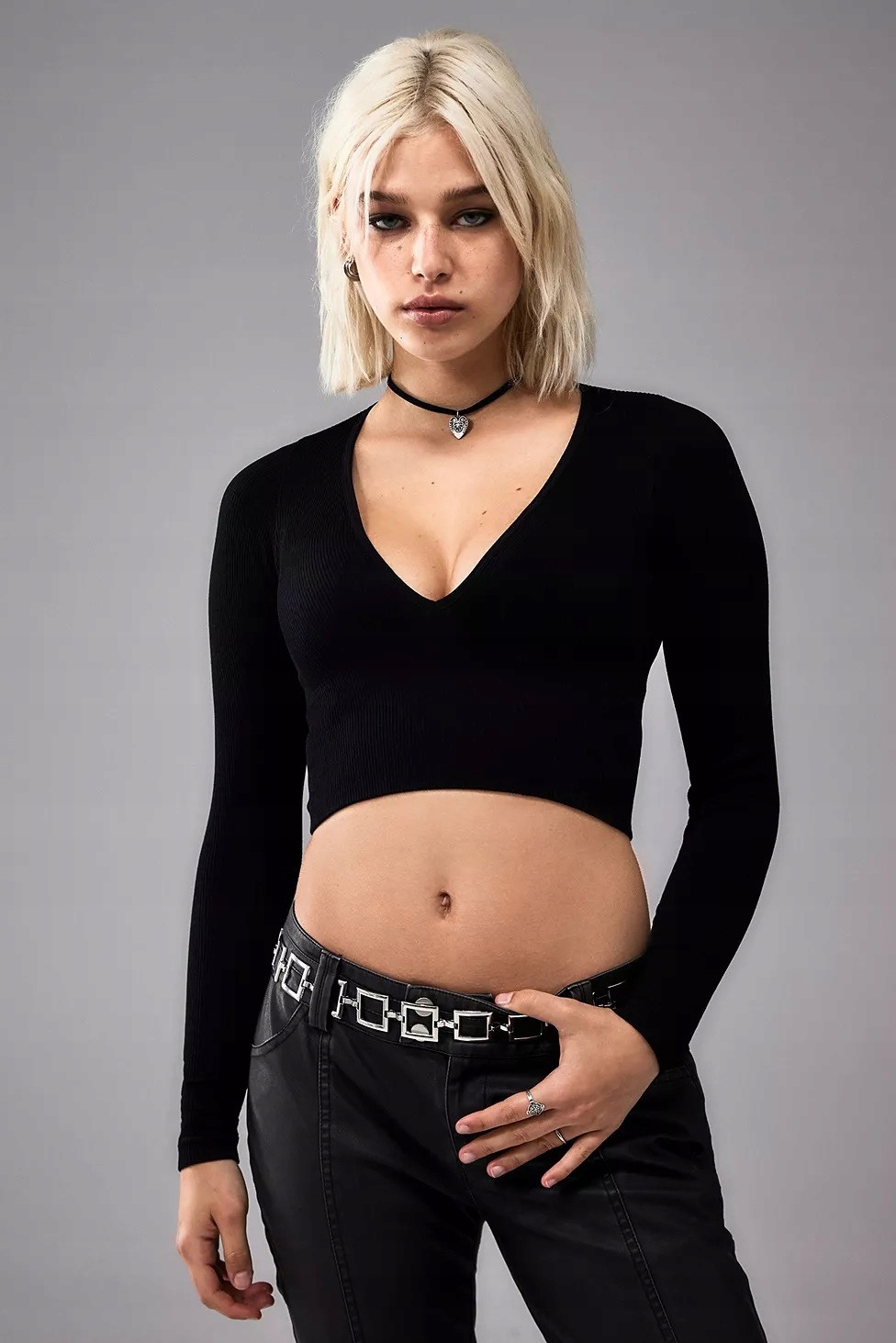 URBAN OUTFITTERS BLÚZKA V-NECK DLHÝ RUKÁV PRÚŽKY YO1 NH5__S