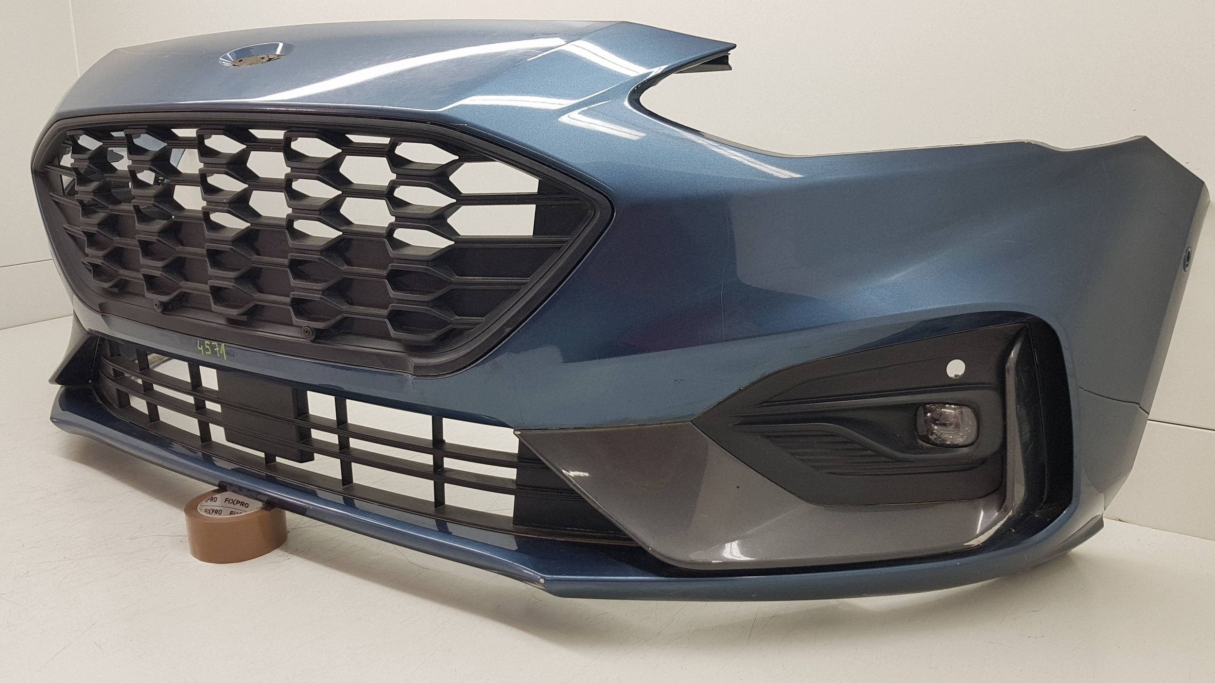 FORD FOCUS MK4 ST LINE 2018 nárazník předek 0097A
