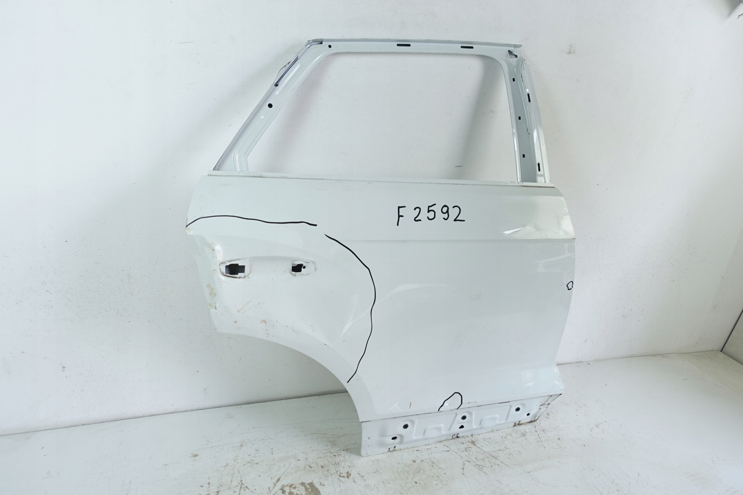 VW T-ROC 2017- door right rear part rear. 2GA833312L