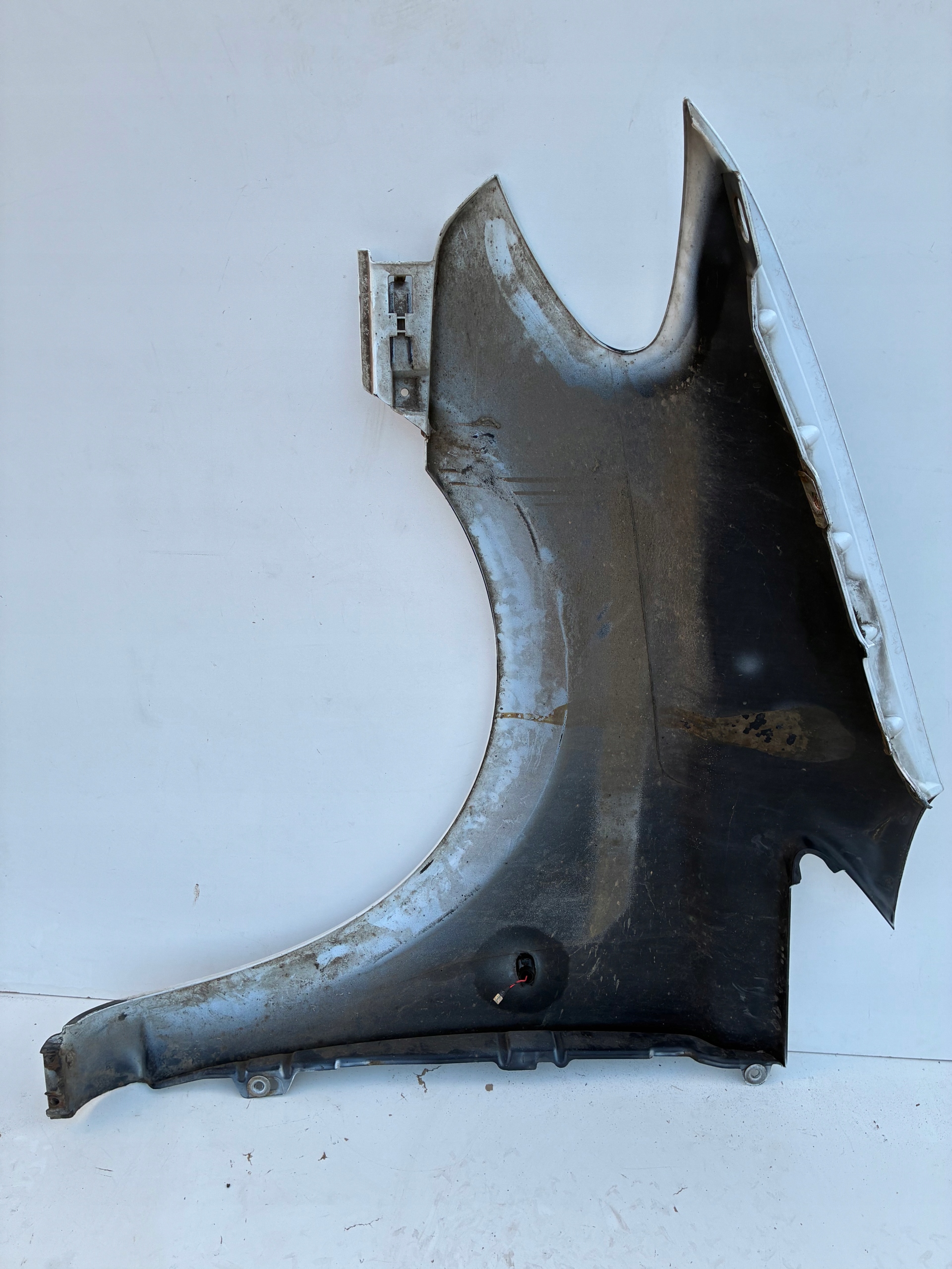 fender right front front Mercedes VITO II 639 03-10r. ==OEM==