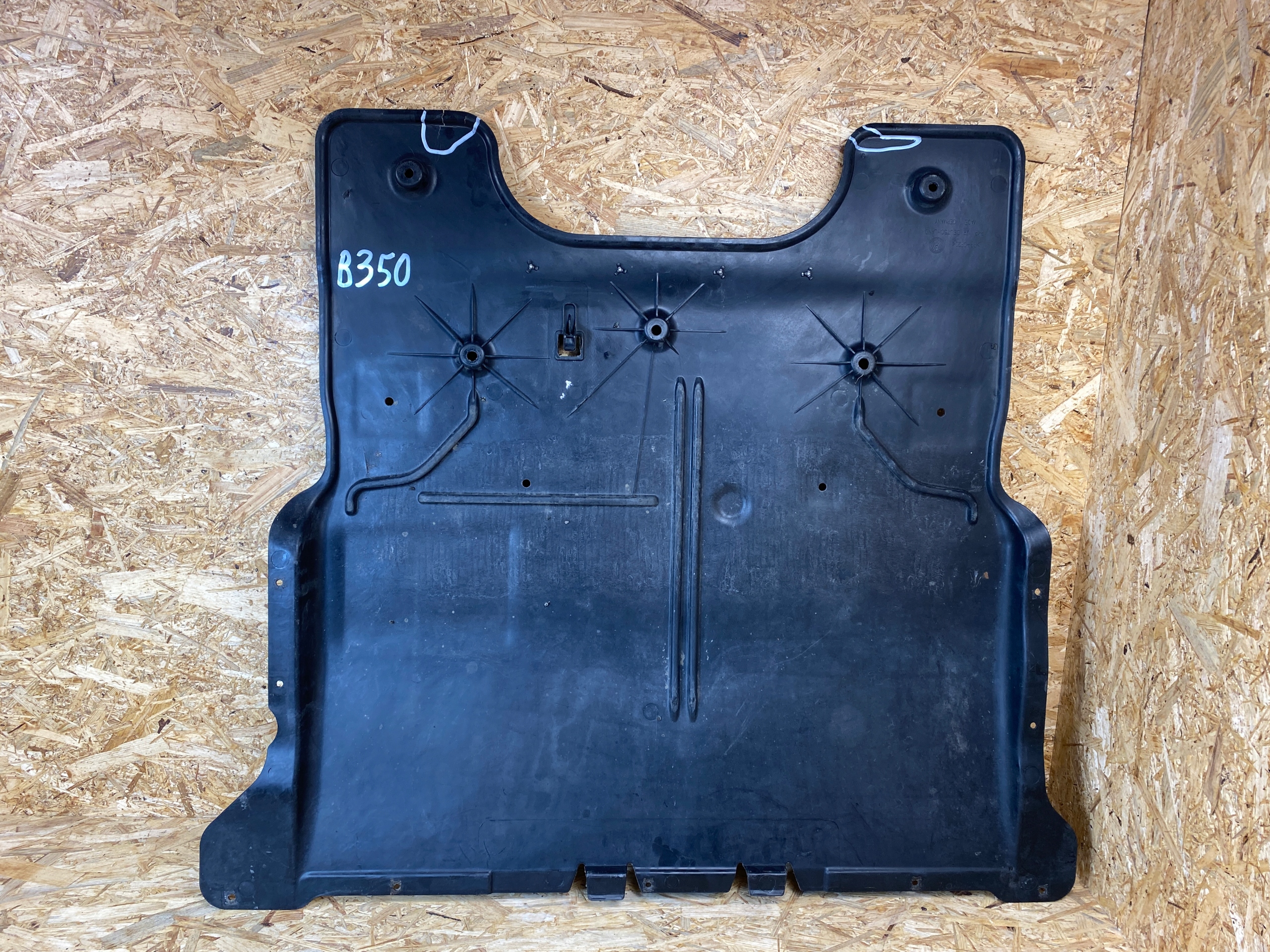 PŁYTA OSŁONA PODŁOGA POD SILNIK SKODA AUDI VW SEAT ARONA 2Q0825236E