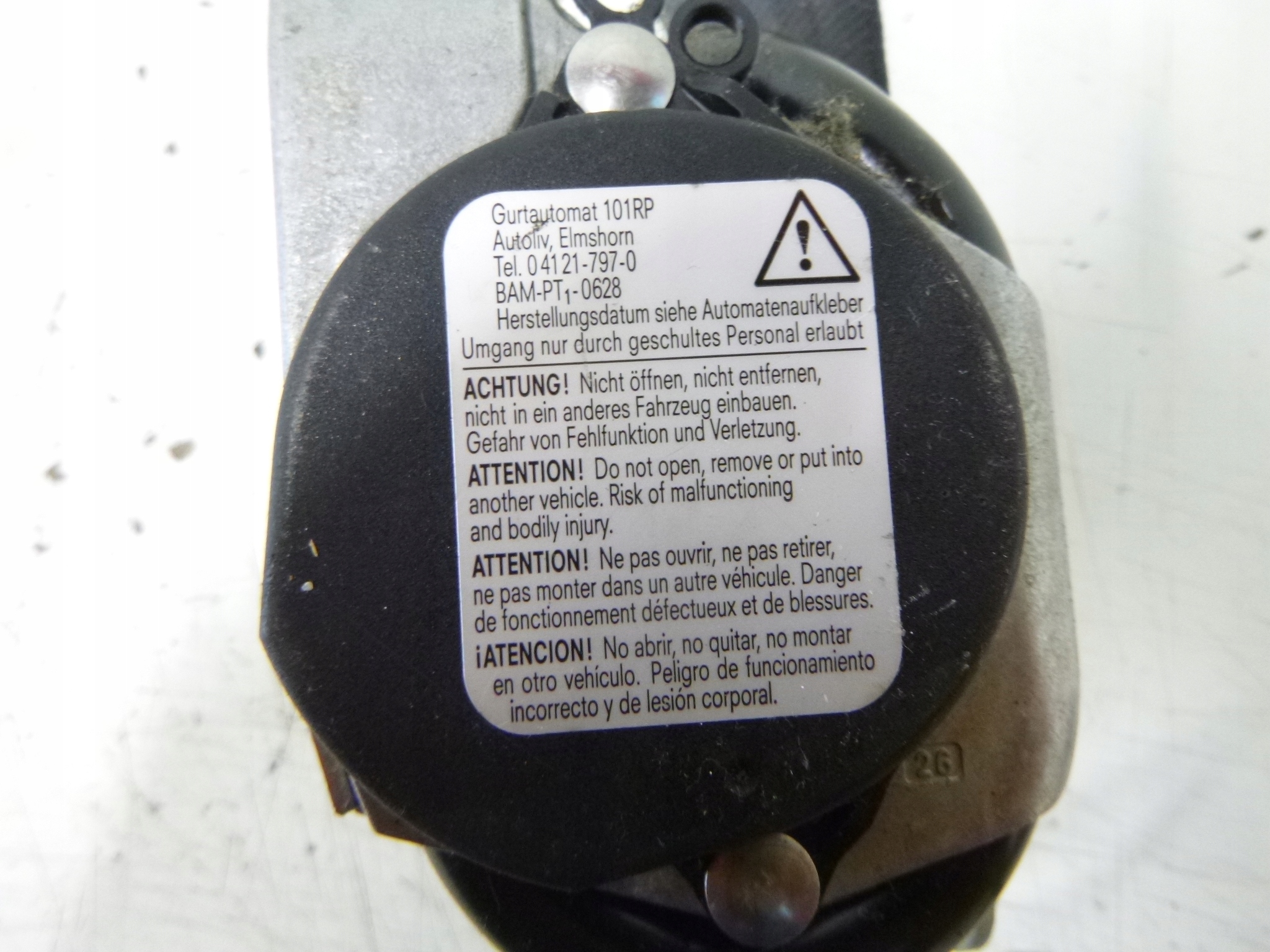 tension belt safety left front VW Golf V 3D 2006r. 602213900