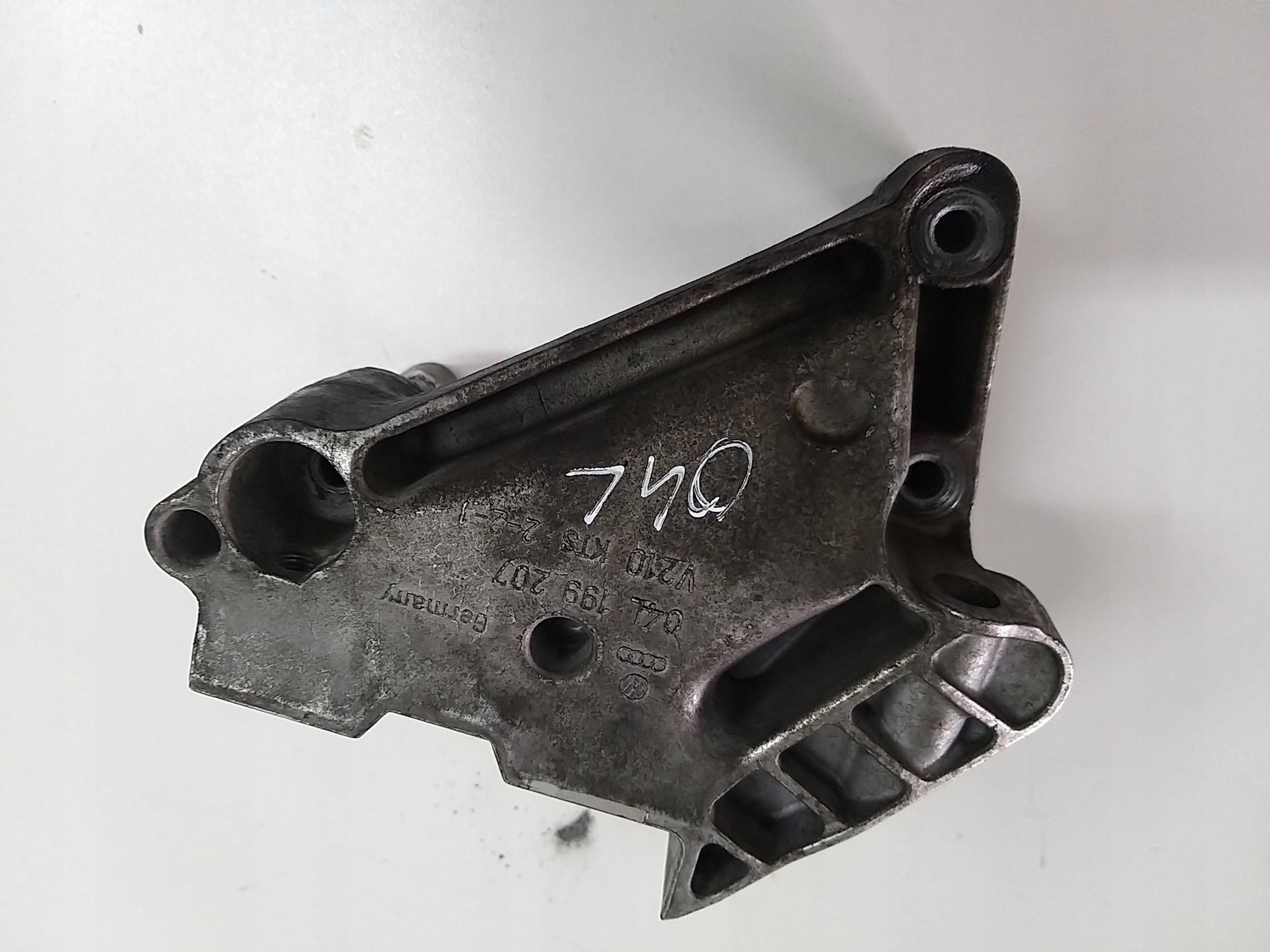VW GOLF VII PASSAT B8 OCTAVIA III 1,6 2,0 TDI holder engine mount 12R