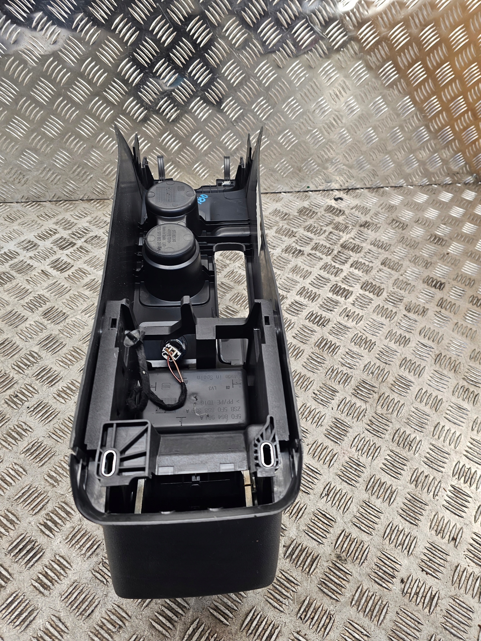 SEAT LEON III armrest TUNEL central 5F0864981A