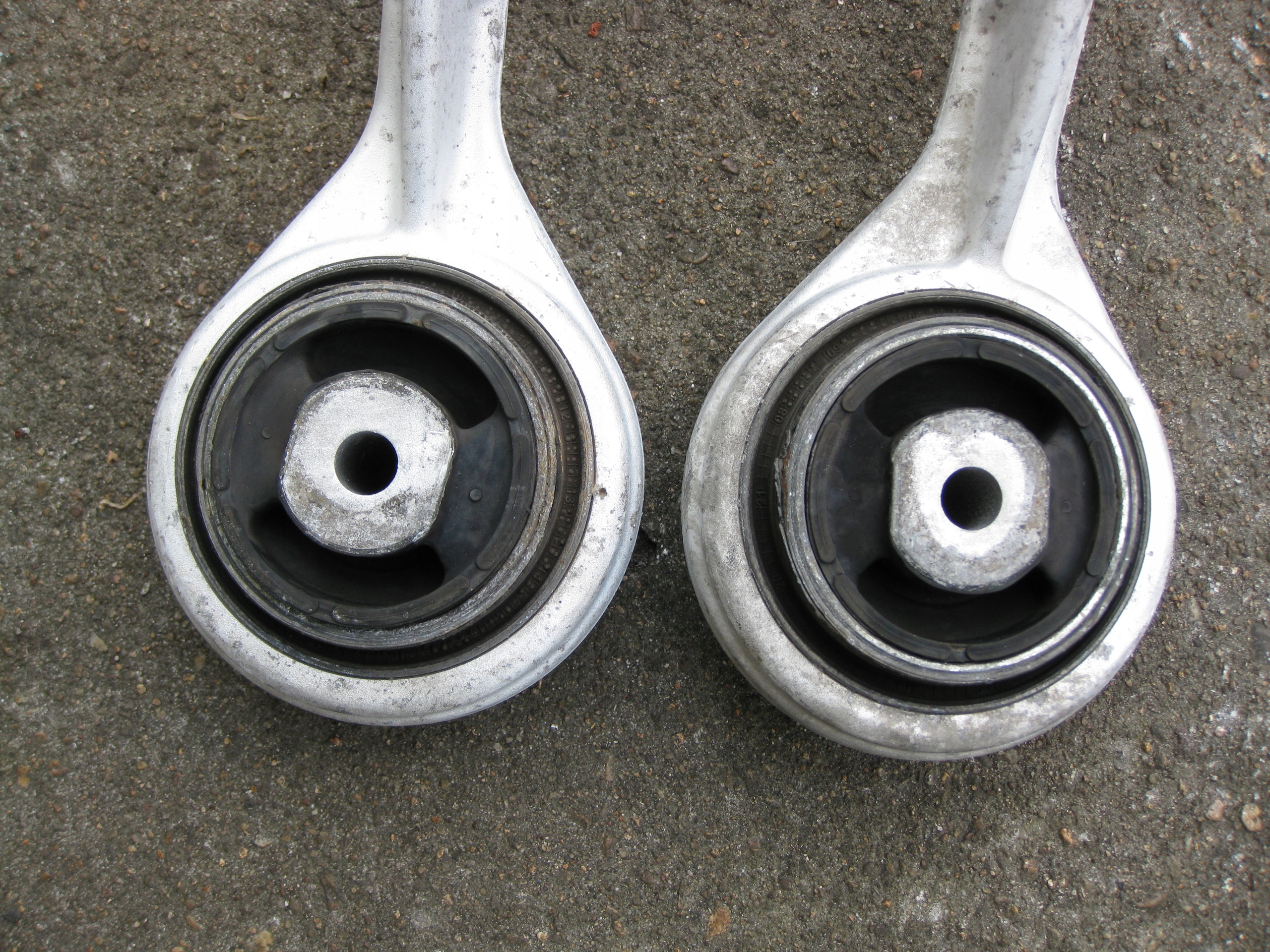 JAGUAR XJ X351 FL 3.0D 16R arm front AW93-3C256-AE