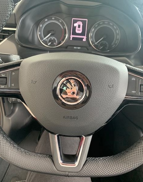 OSŁONA LISTWA CHROM KIEROWNICY 3-RAMIENNEJ SKODA Typ samochodu Samochody osobowe